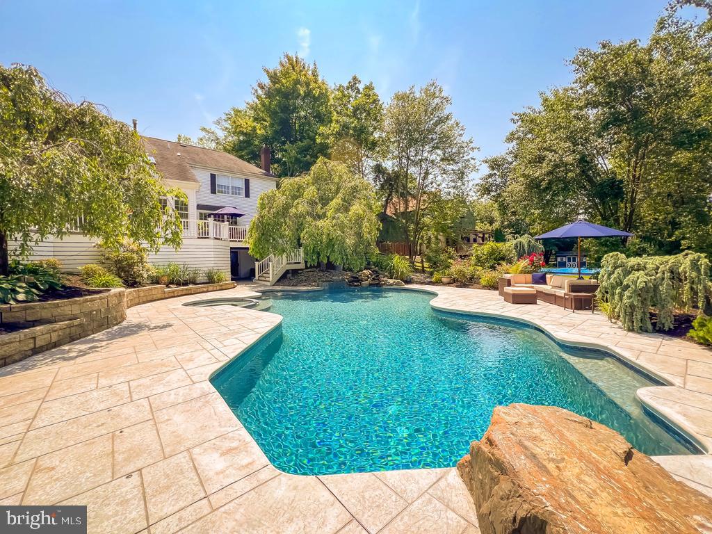 LAKEVIEW ESTS - Residential