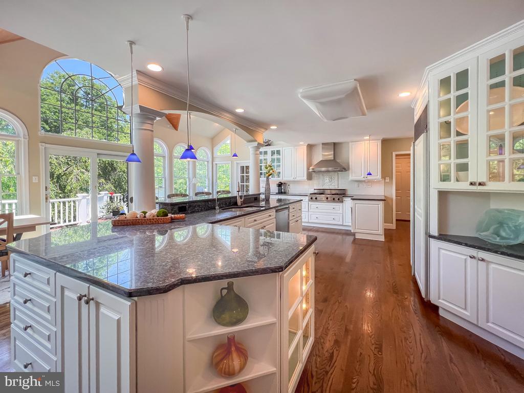 LAKEVIEW ESTS - Residential