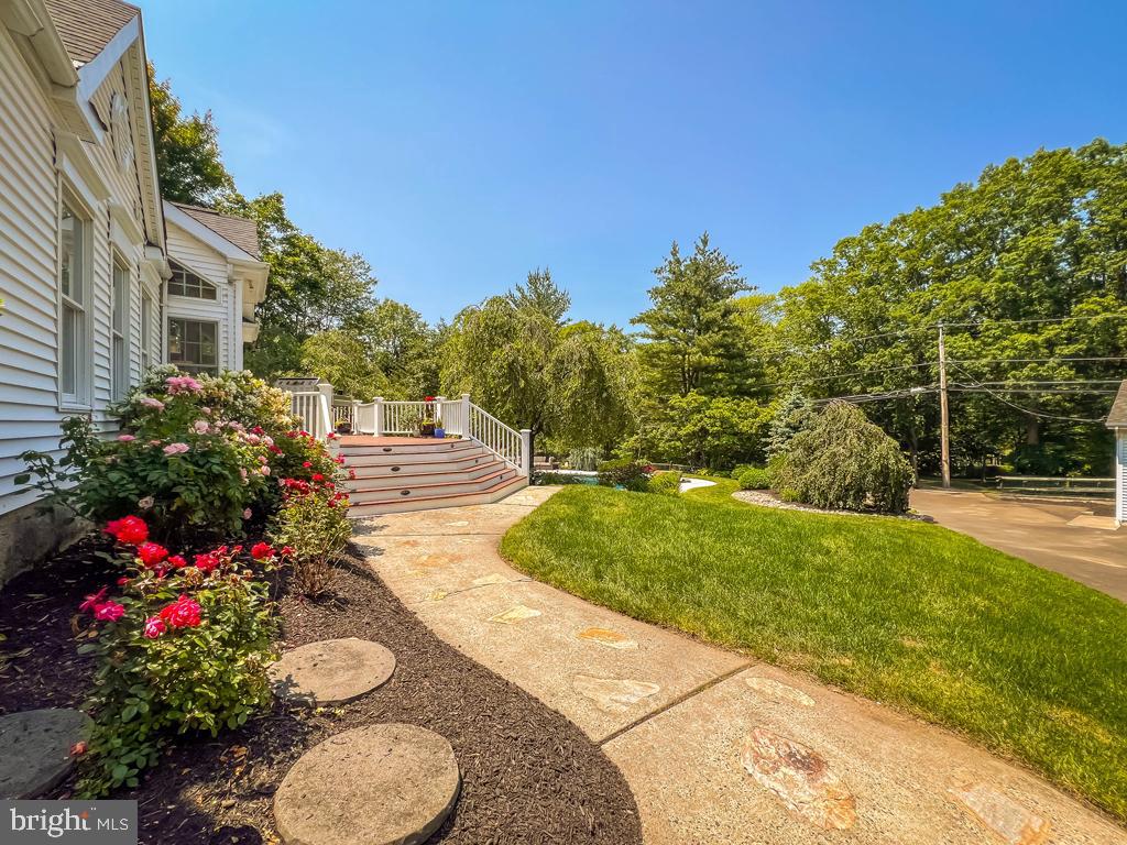 LAKEVIEW ESTS - Residential