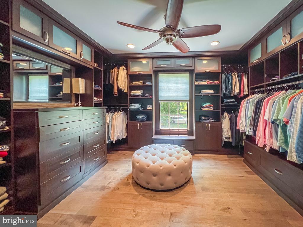 LAKEVIEW ESTS - Residential