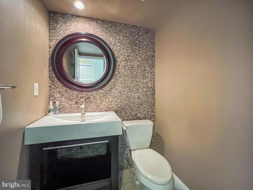 LAKEVIEW ESTS - Residential