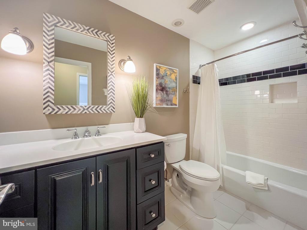 LAKEVIEW ESTS - Residential