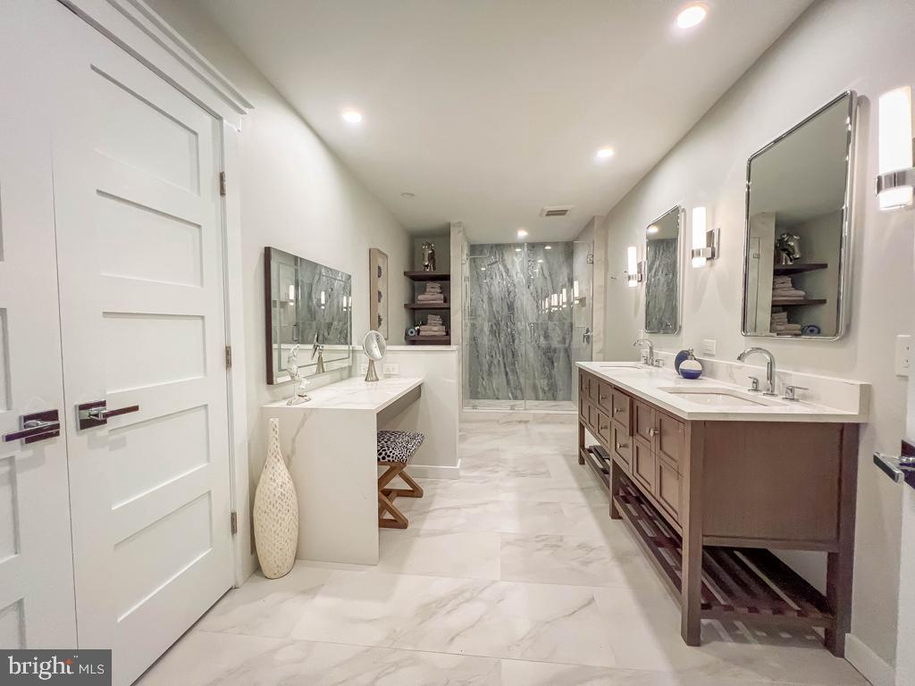 LAKEVIEW ESTS - Residential