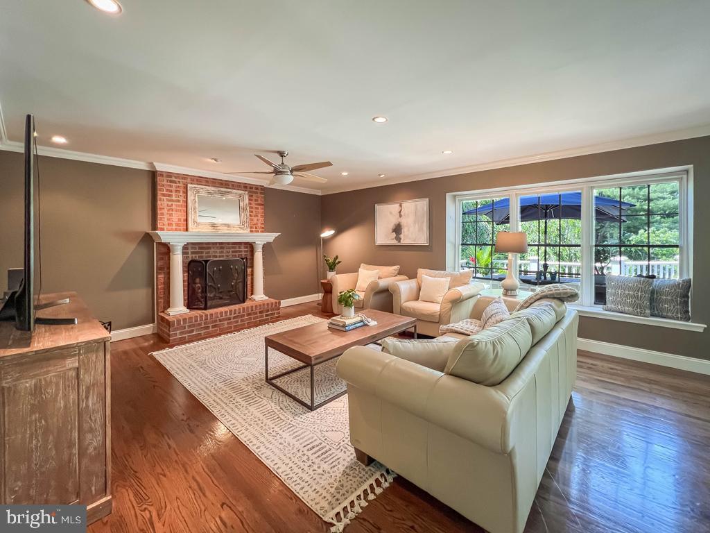 LAKEVIEW ESTS - Residential