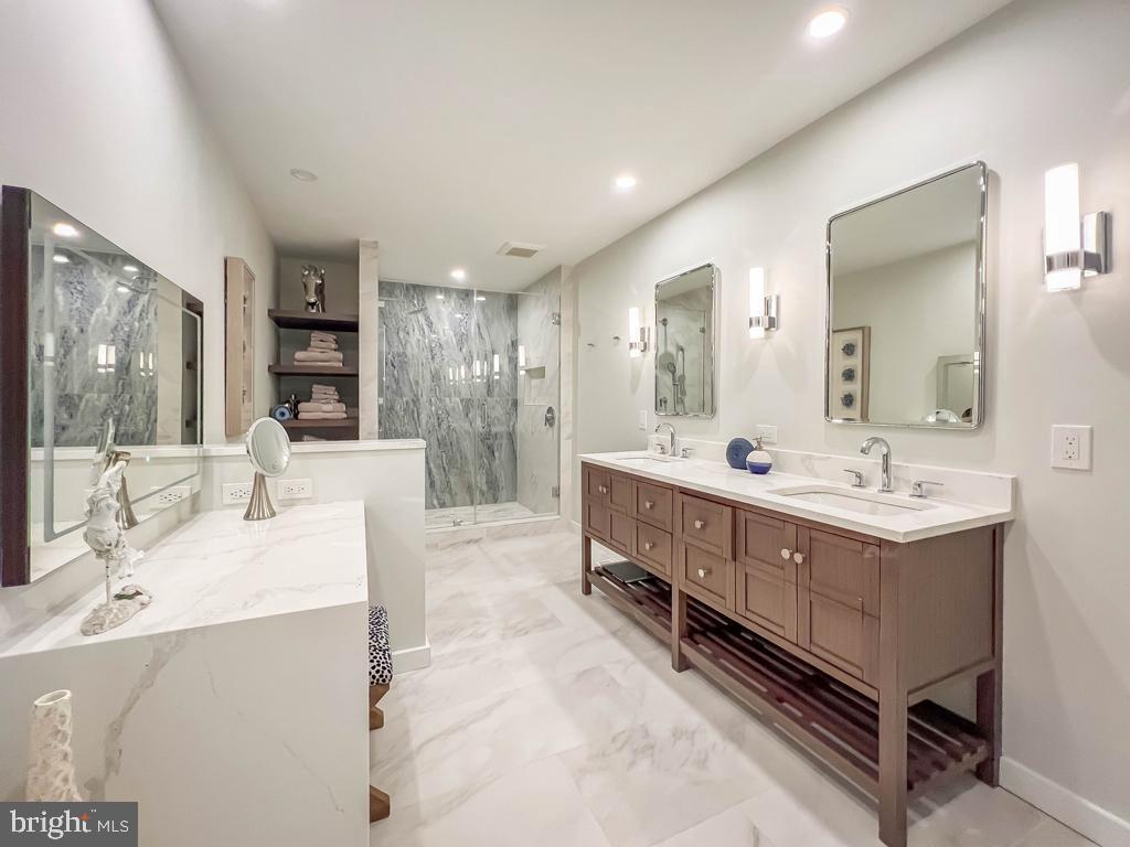 LAKEVIEW ESTS - Residential