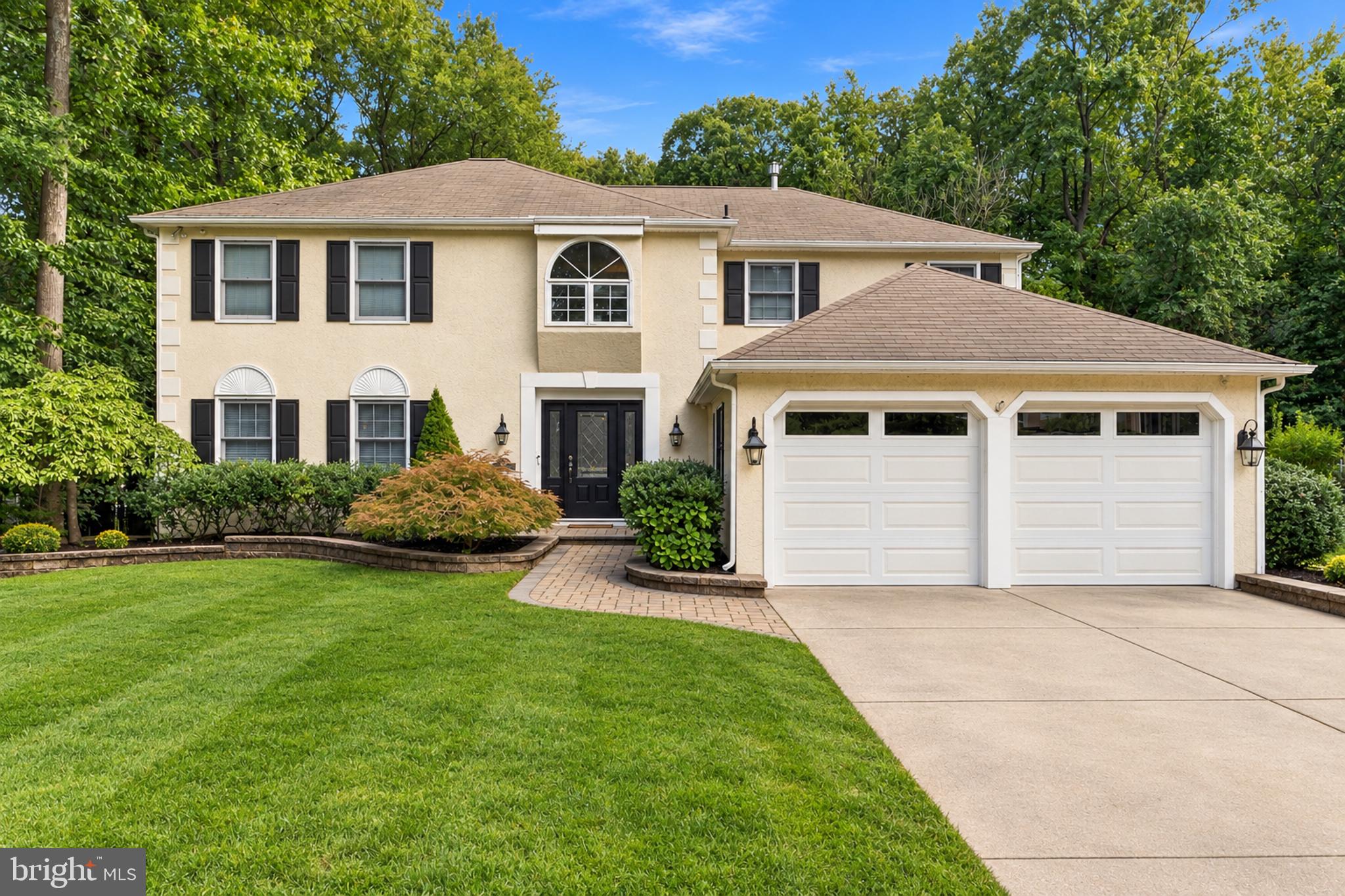 15 RAVENSWOOD WAY