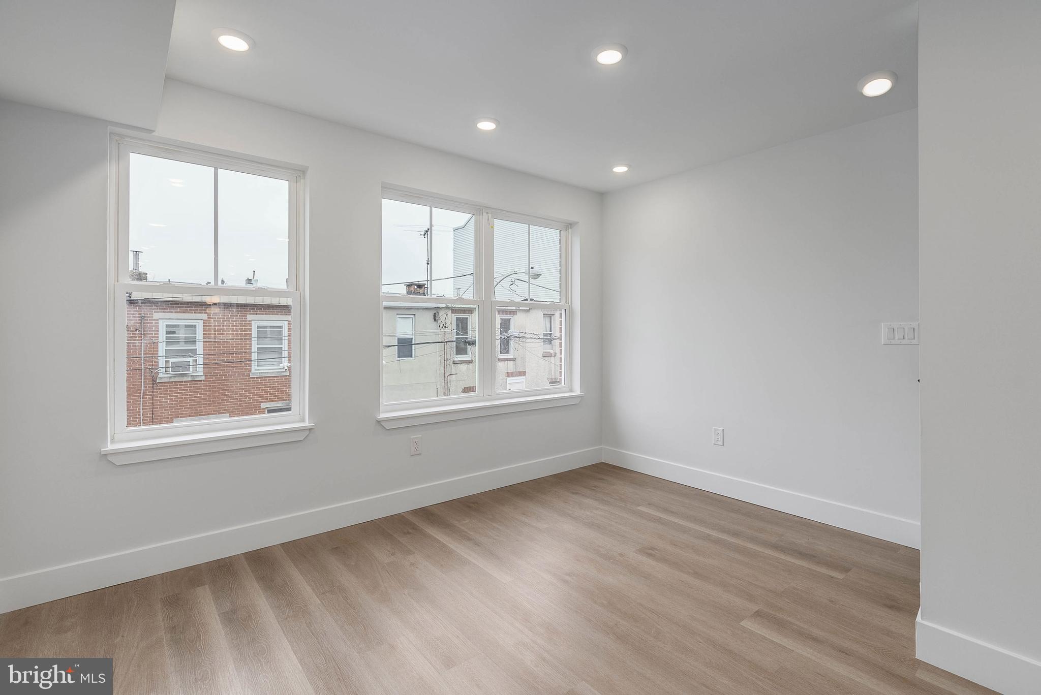 KENSINGTON - Residential
