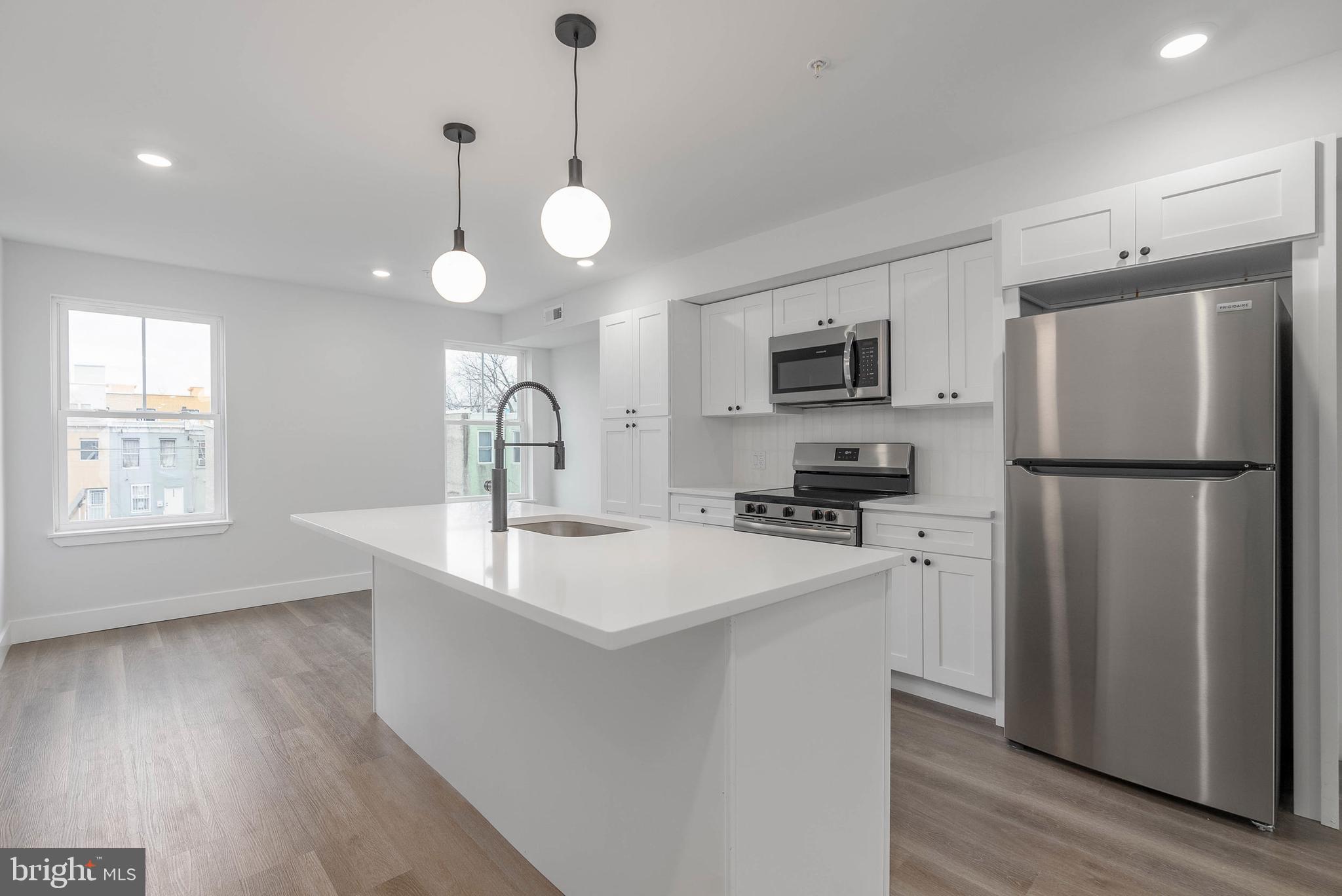 KENSINGTON - Residential