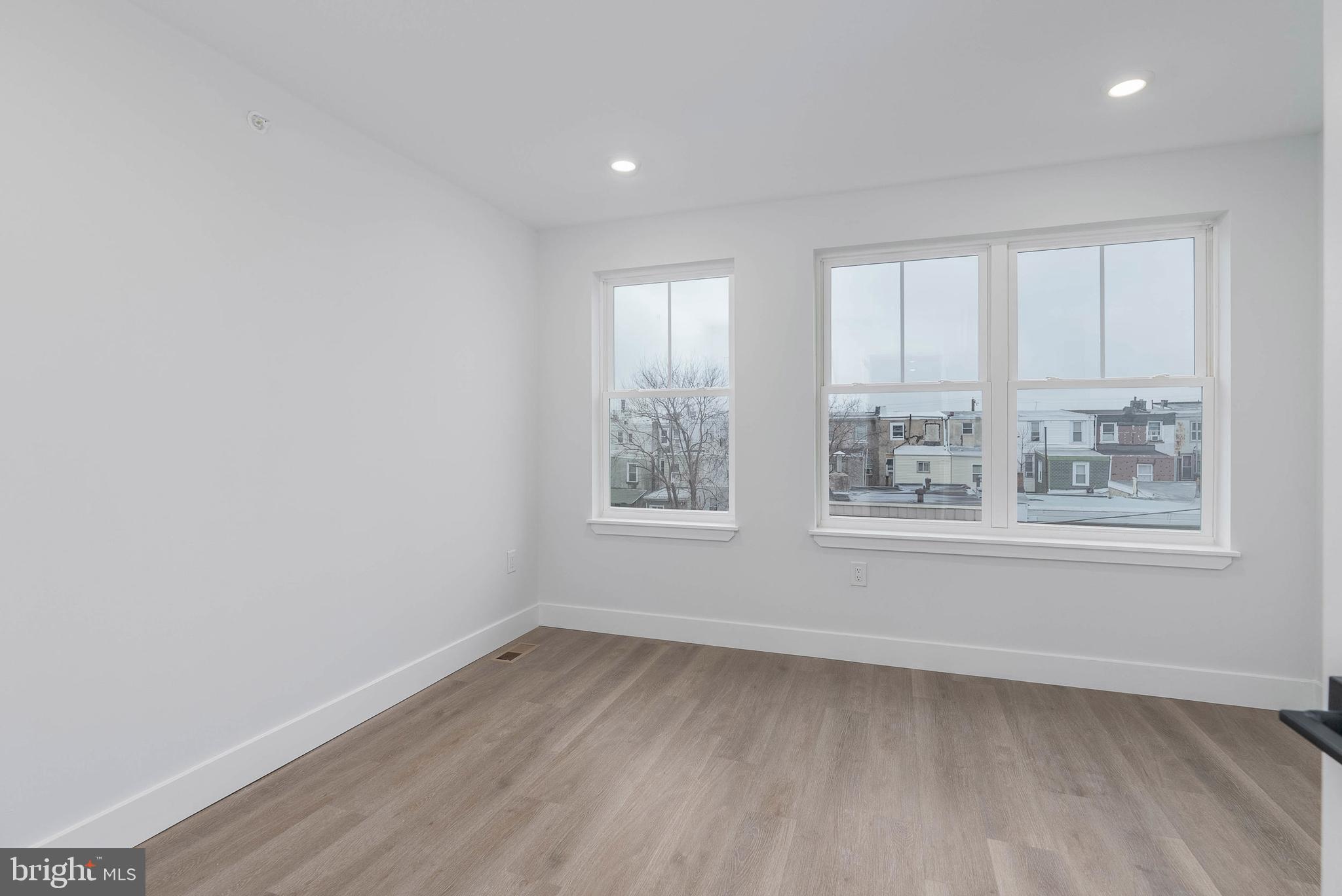 KENSINGTON - Residential