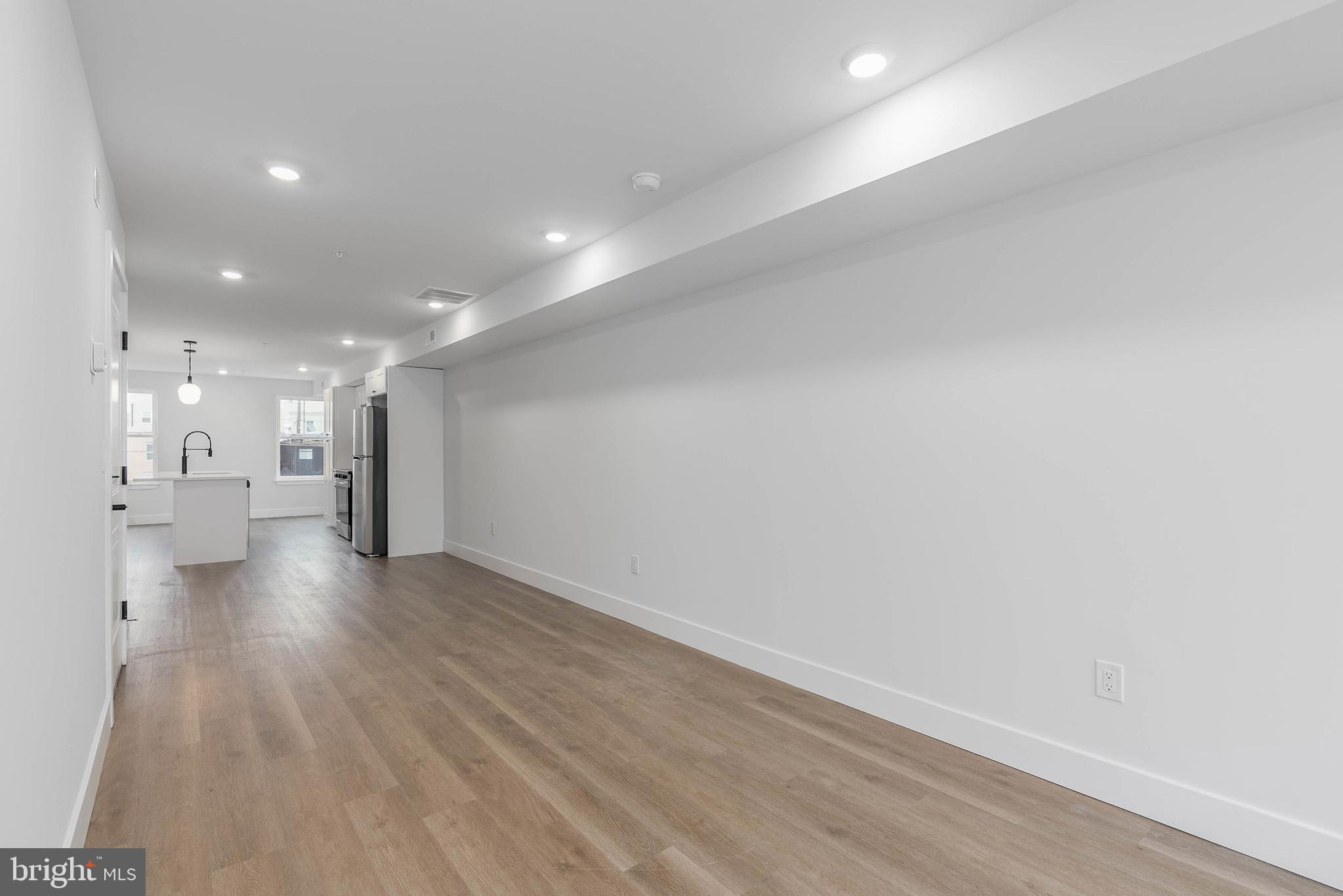 KENSINGTON - Residential