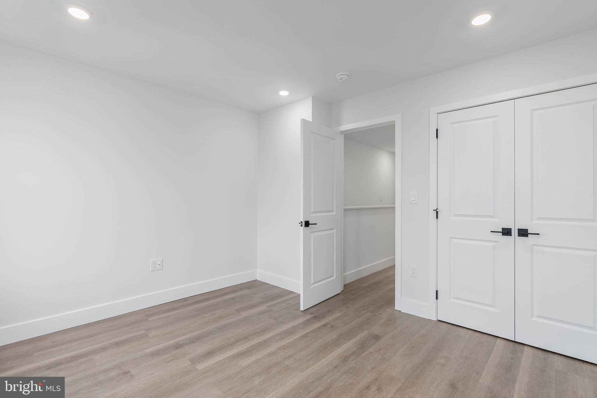 KENSINGTON - Residential