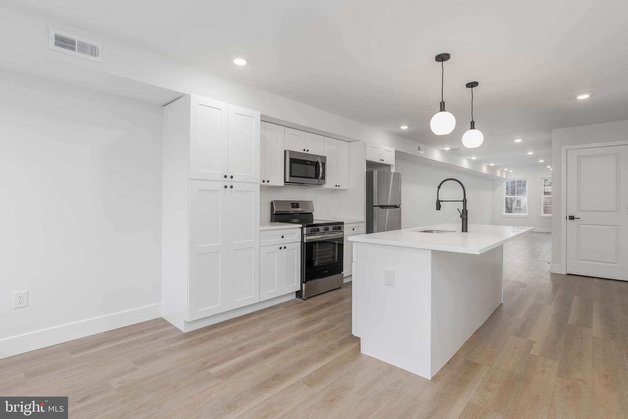 KENSINGTON - Residential