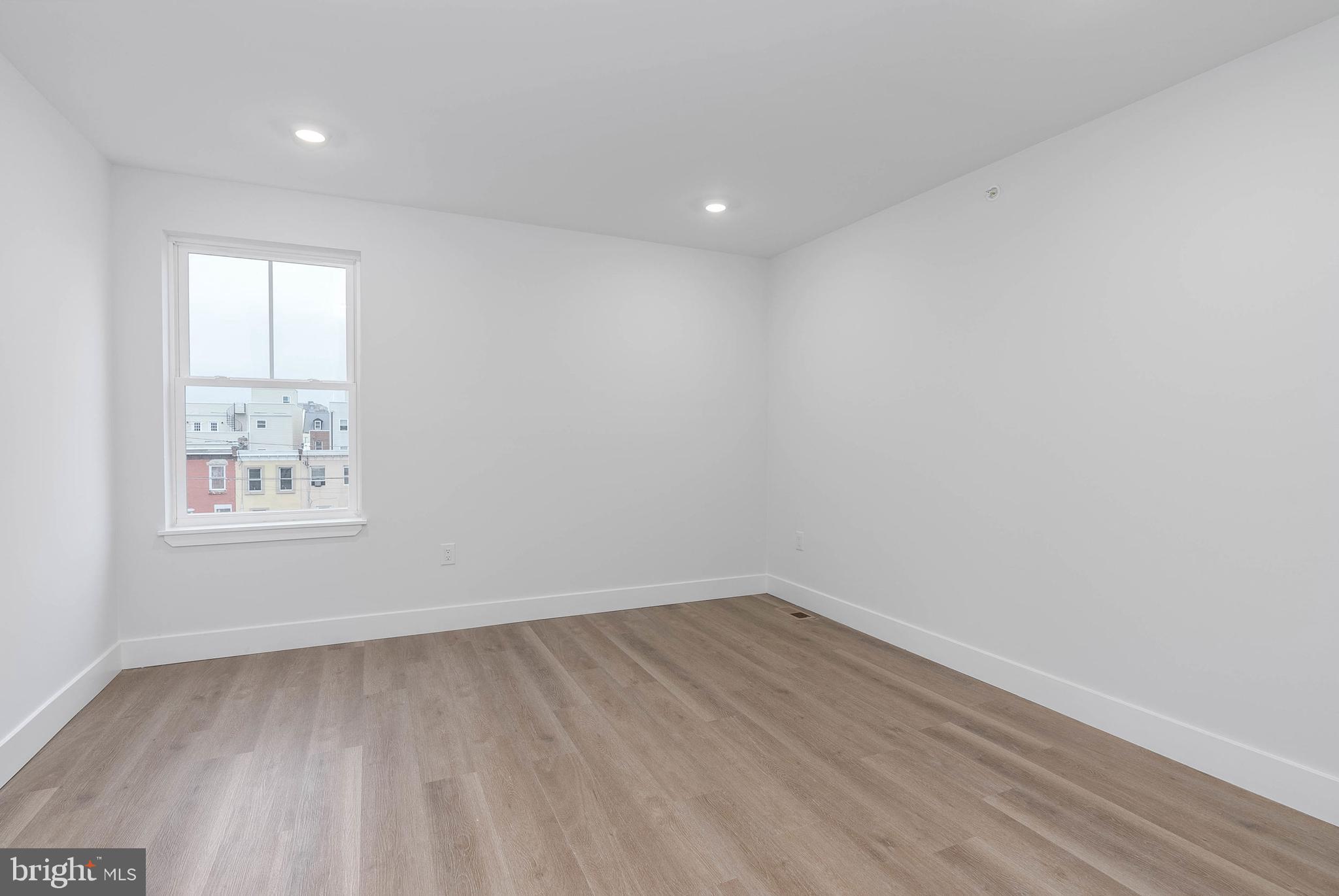 KENSINGTON - Residential