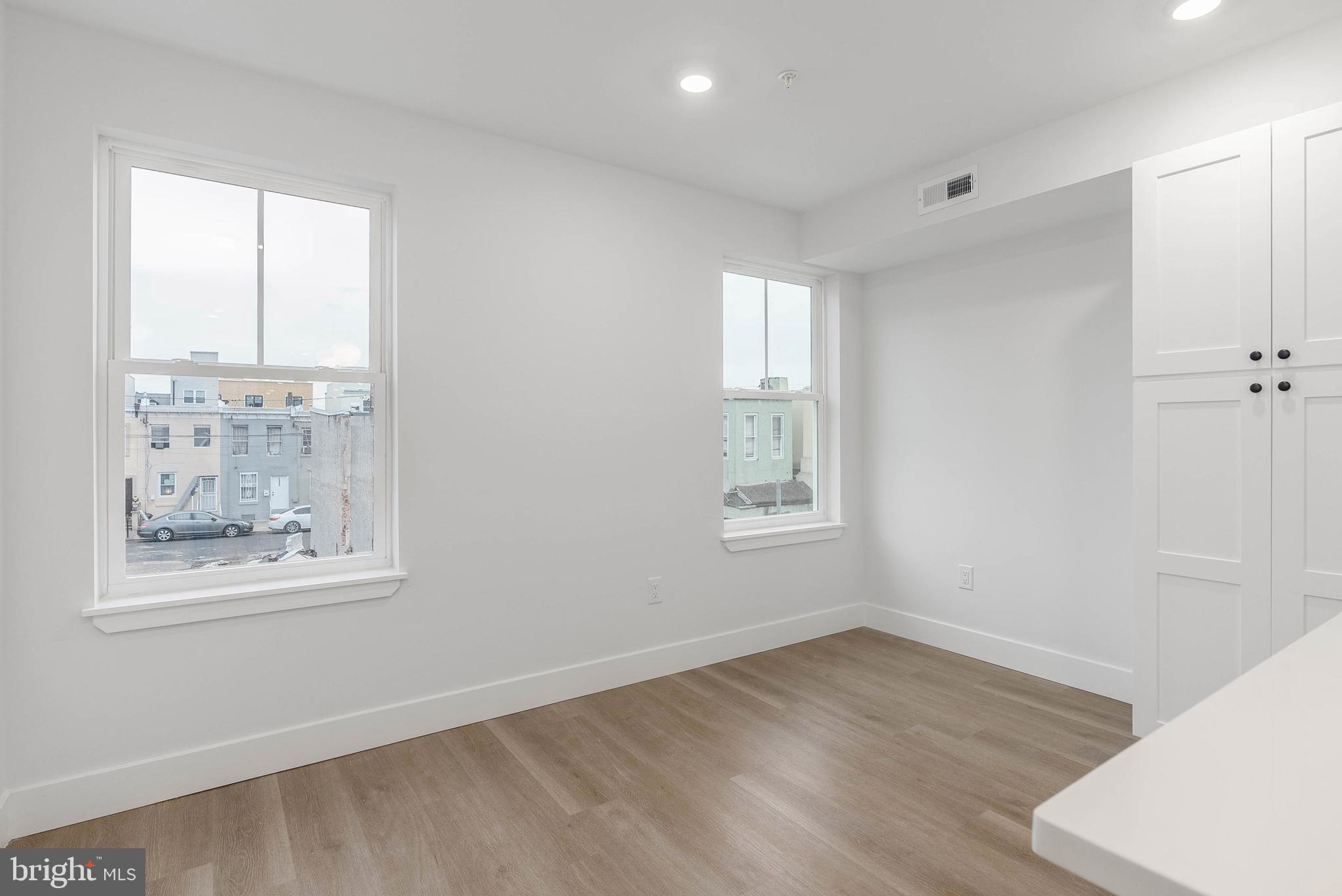 KENSINGTON - Residential