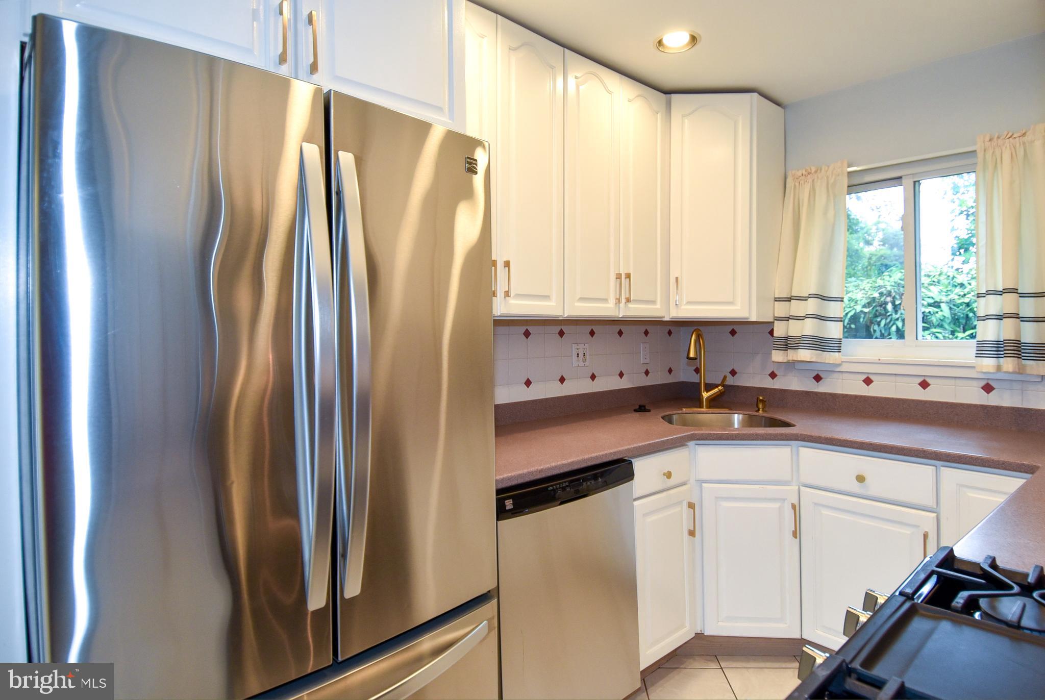 MONTGOMERY CENTURY - Residential Lease