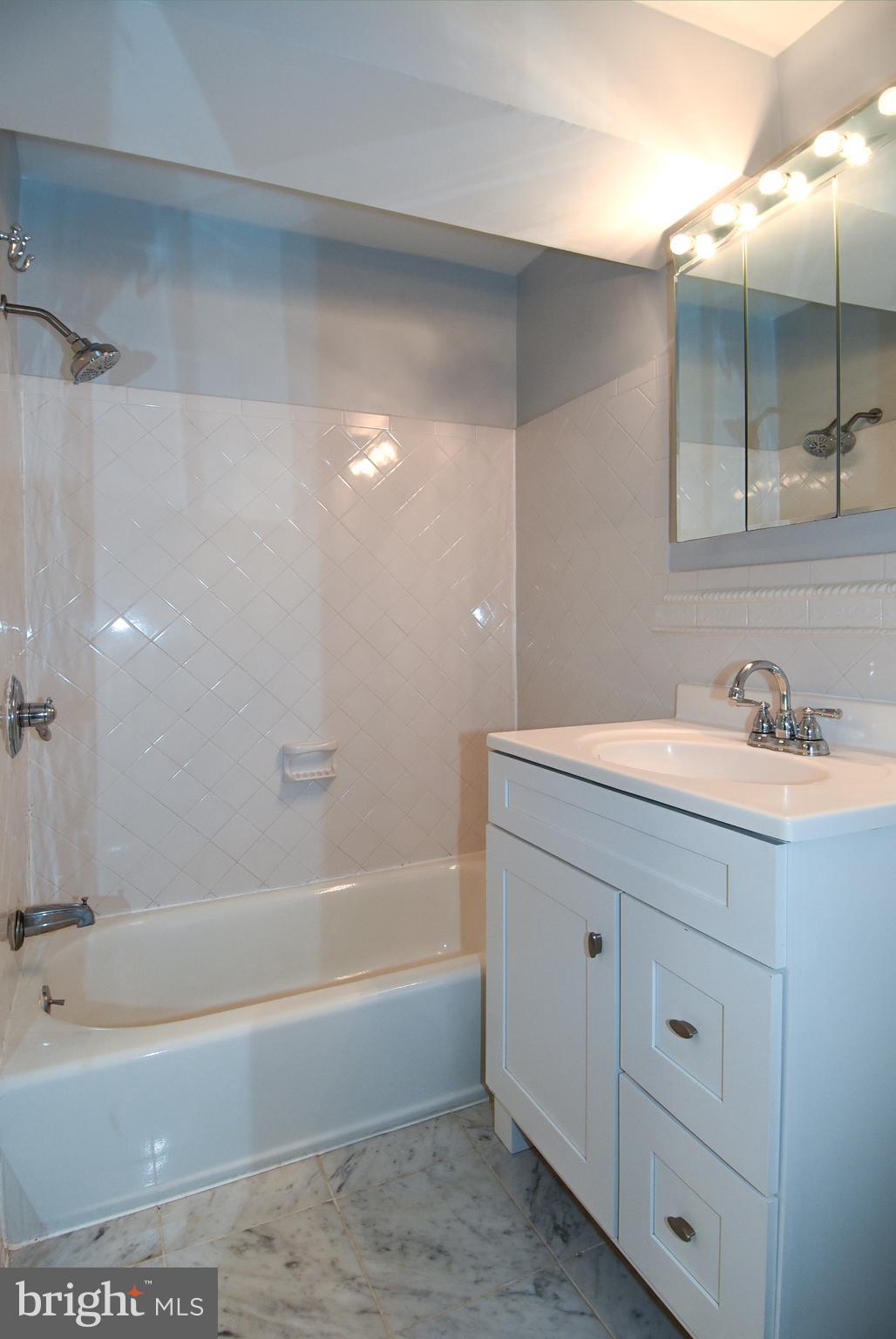 MONTGOMERY CENTURY - Residential Lease