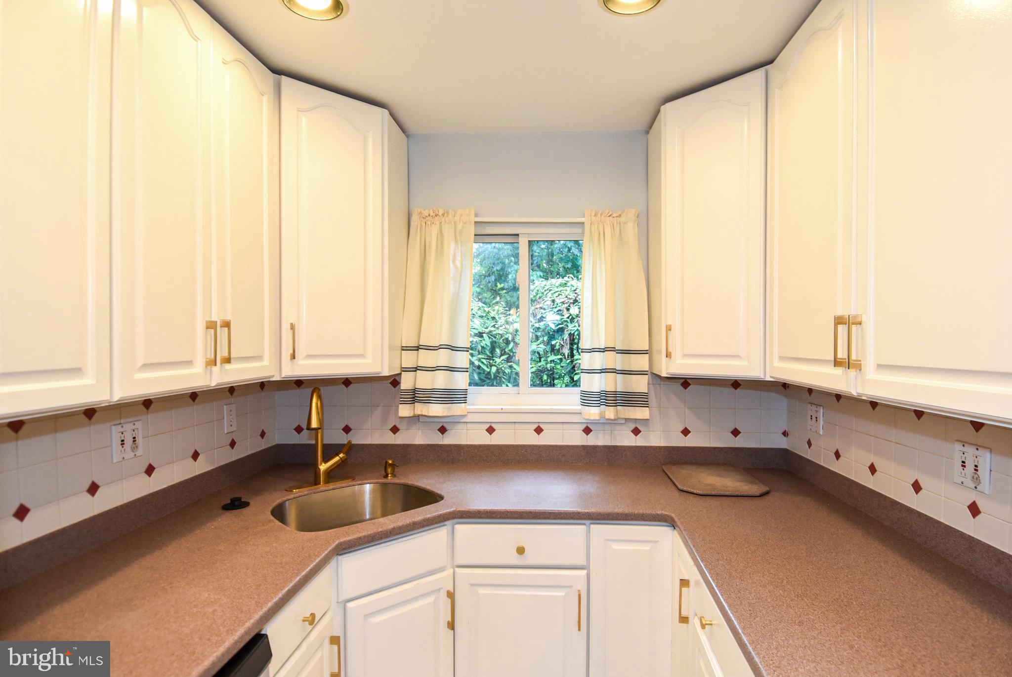 MONTGOMERY CENTURY - Residential Lease