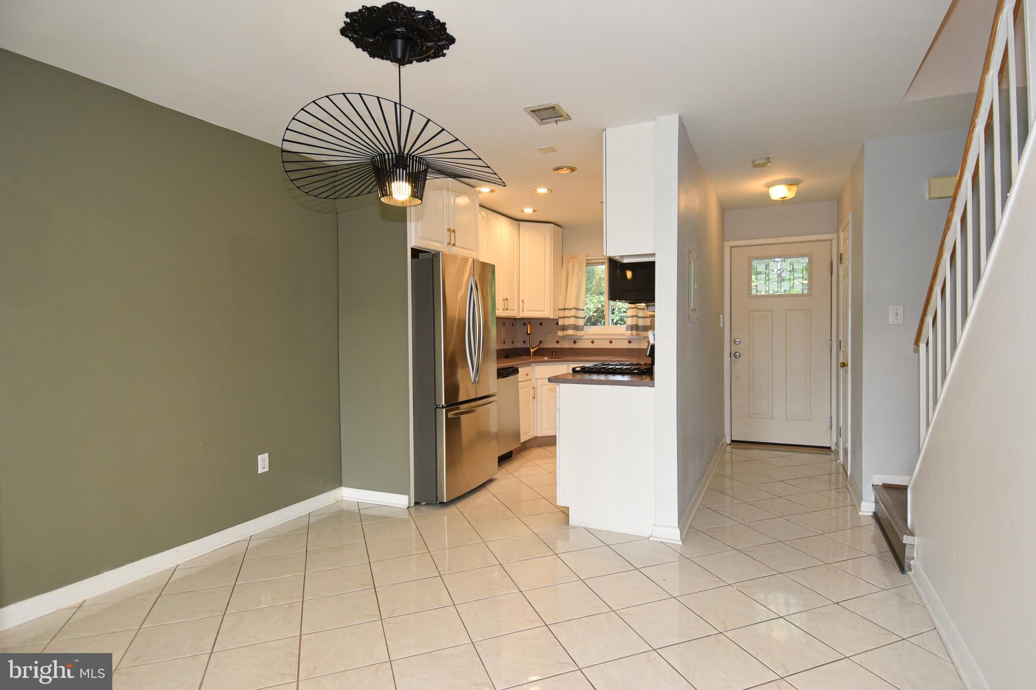 MONTGOMERY CENTURY - Residential Lease