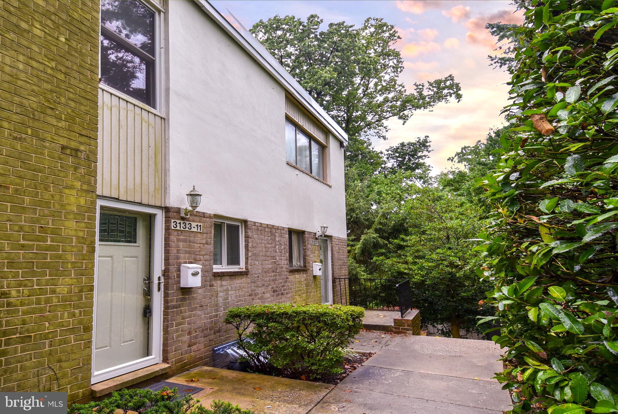 MONTGOMERY CENTURY - Residential Lease