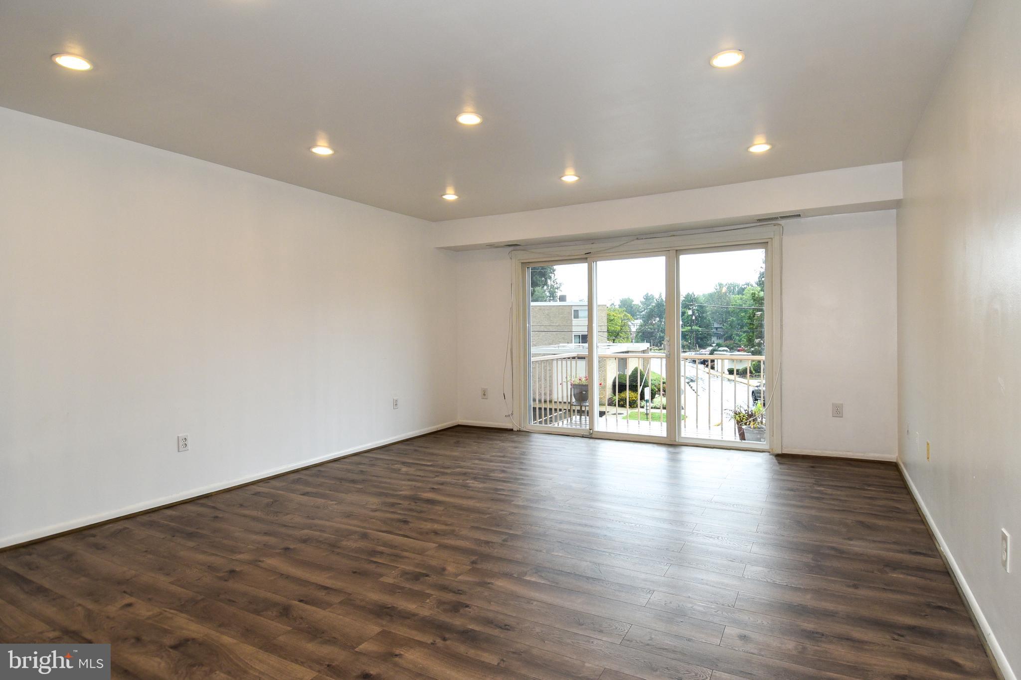 MONTGOMERY CENTURY - Residential Lease