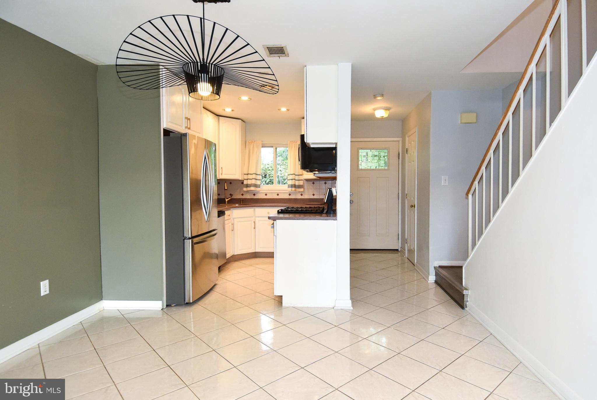 MONTGOMERY CENTURY - Residential Lease