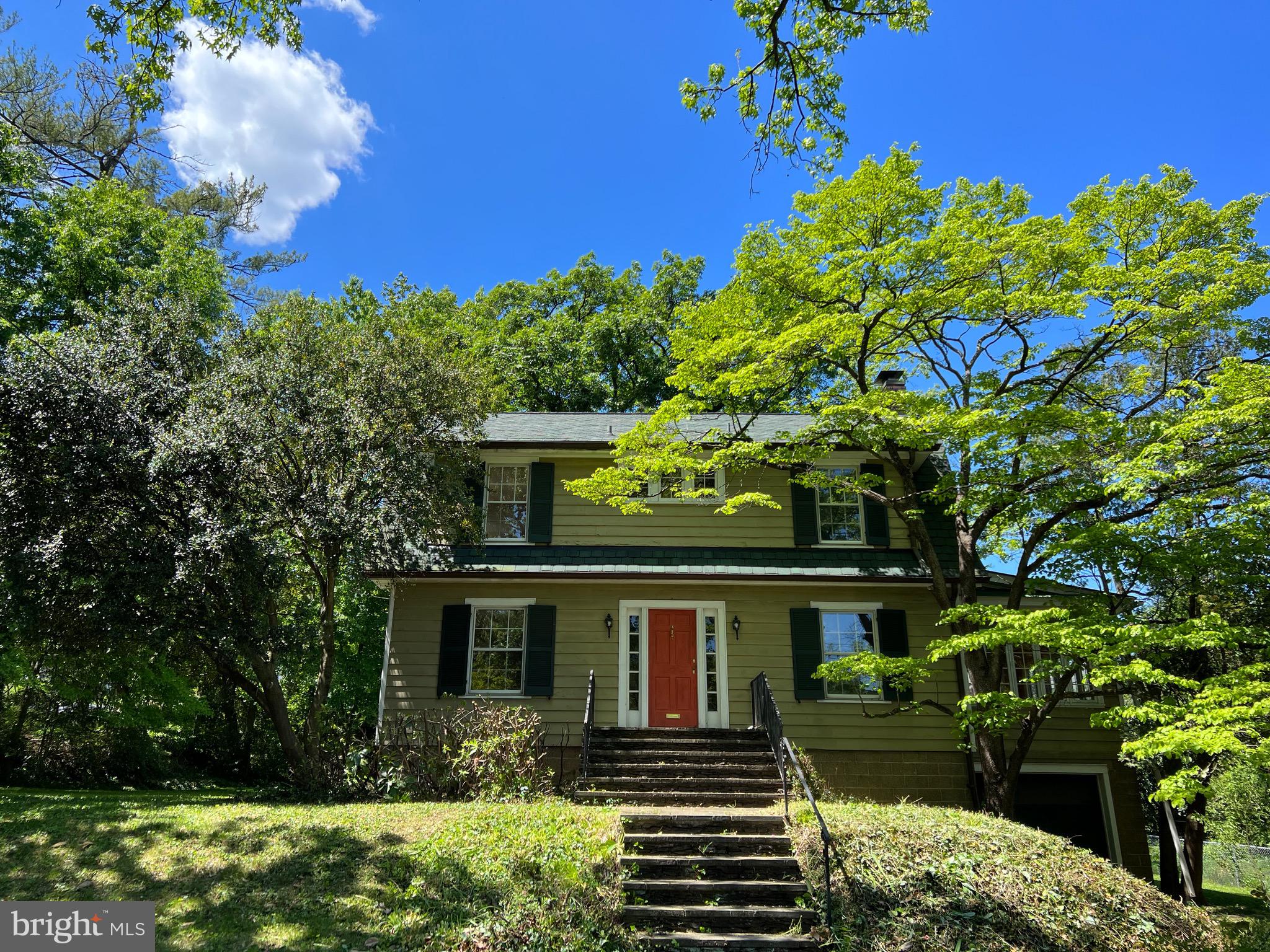 MONTICELLO PARK - Residential Lease