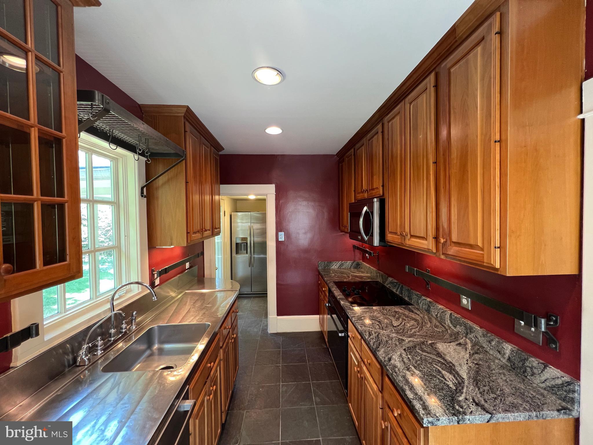 MONTICELLO PARK - Residential Lease