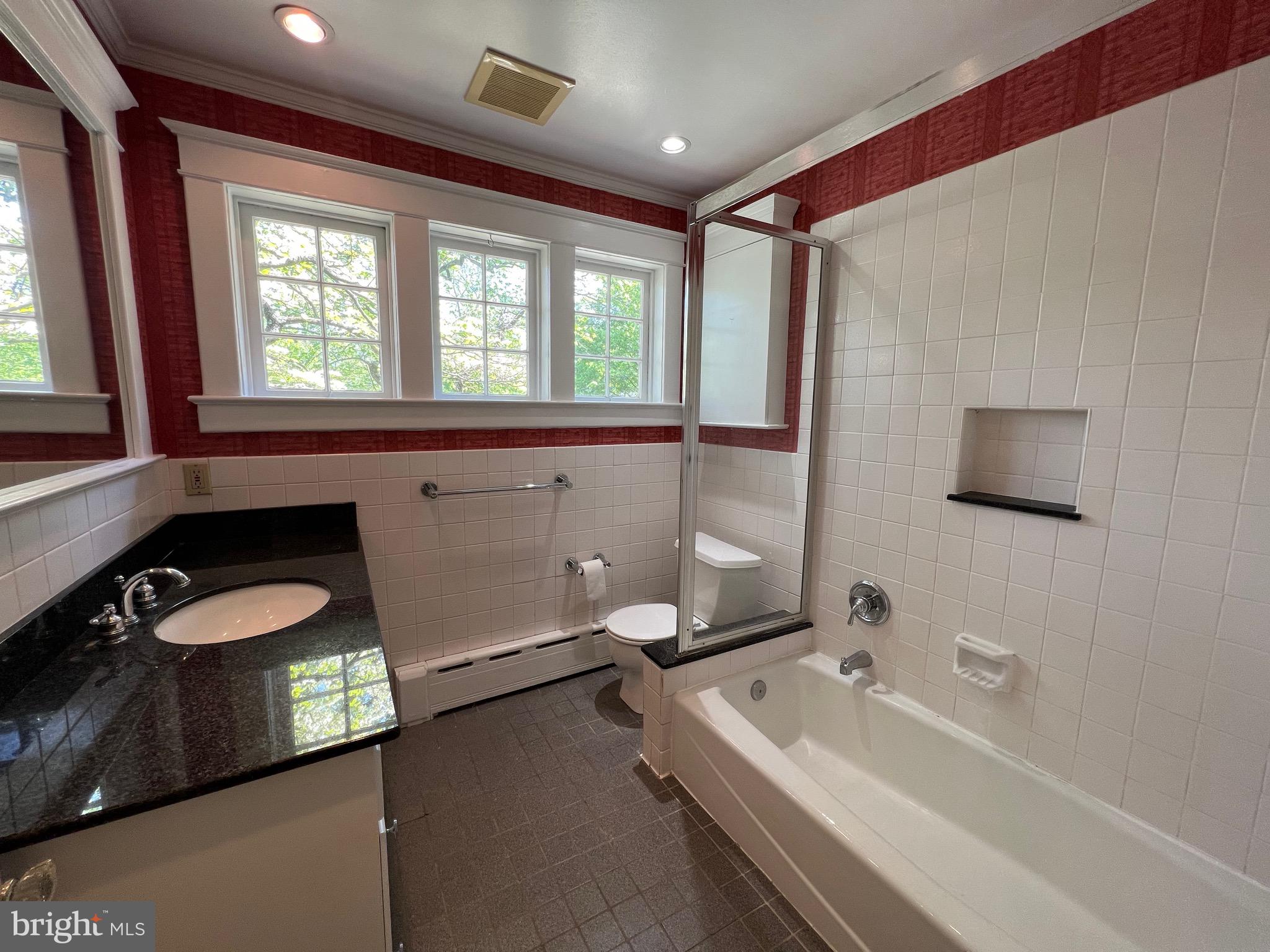 MONTICELLO PARK - Residential Lease