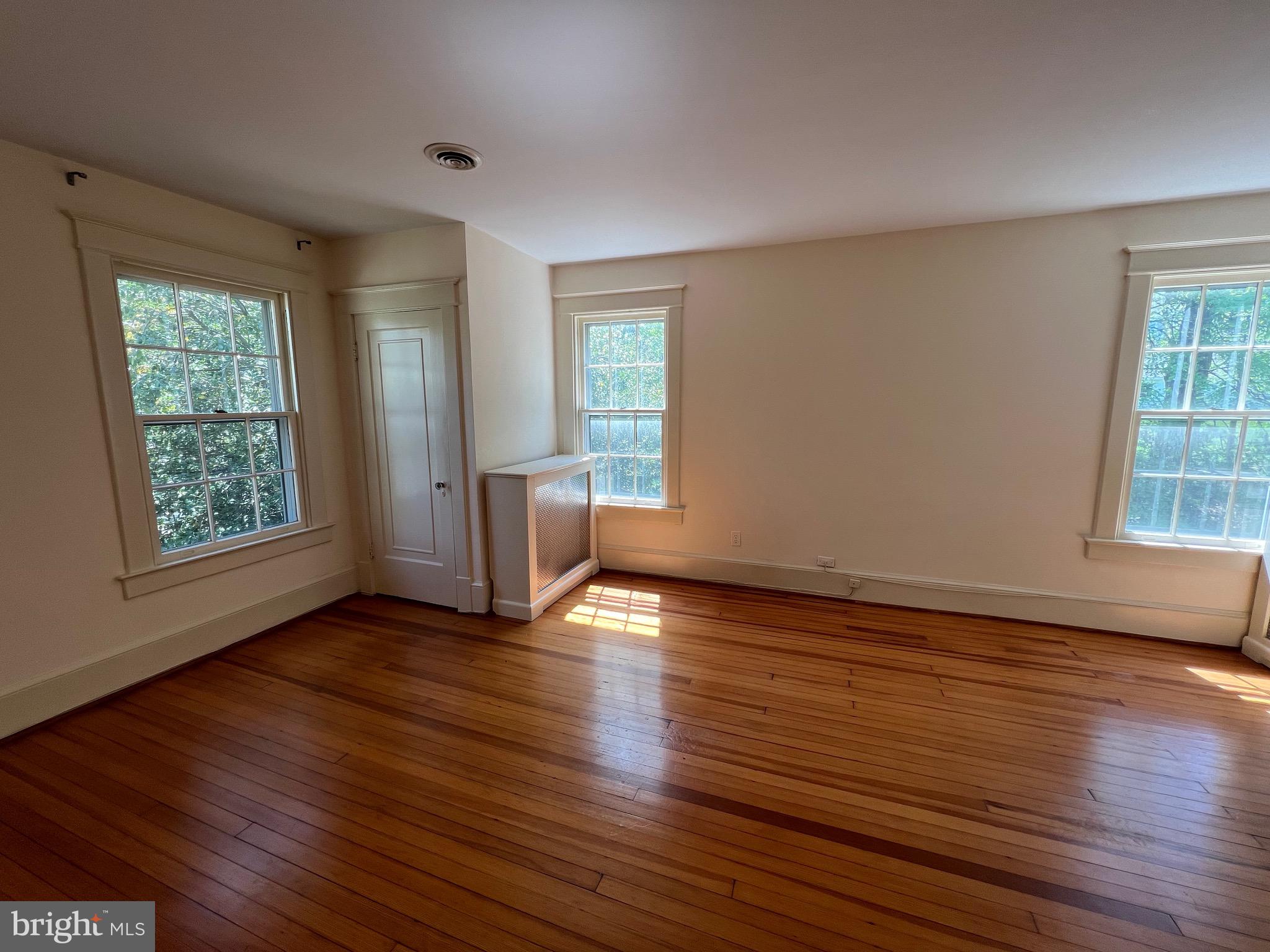 MONTICELLO PARK - Residential Lease