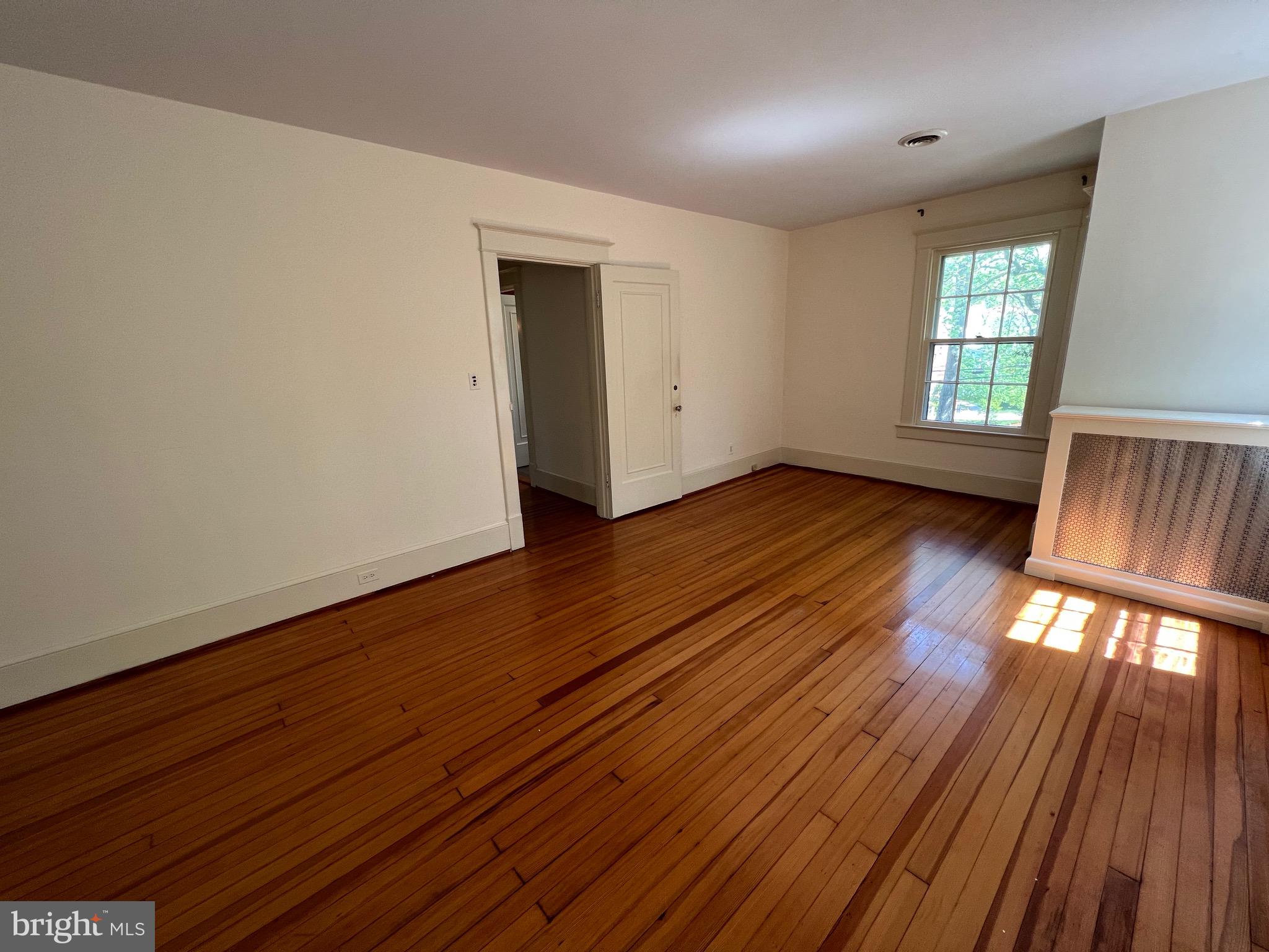 MONTICELLO PARK - Residential Lease