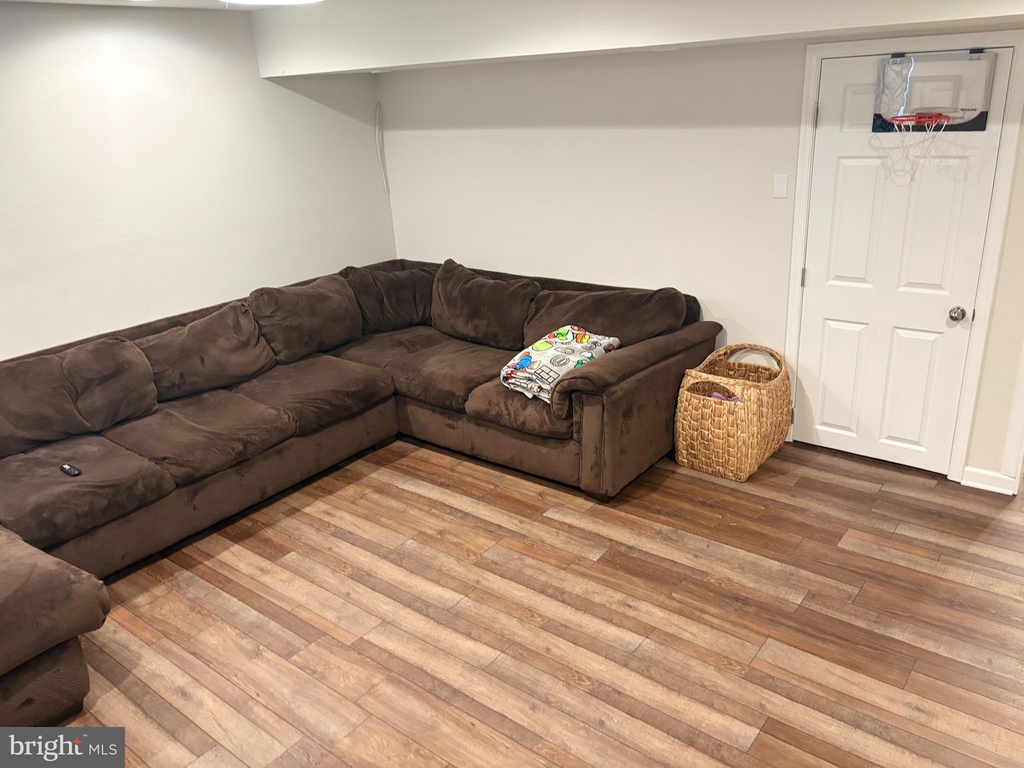 HOPYARD FARM - Residential Lease