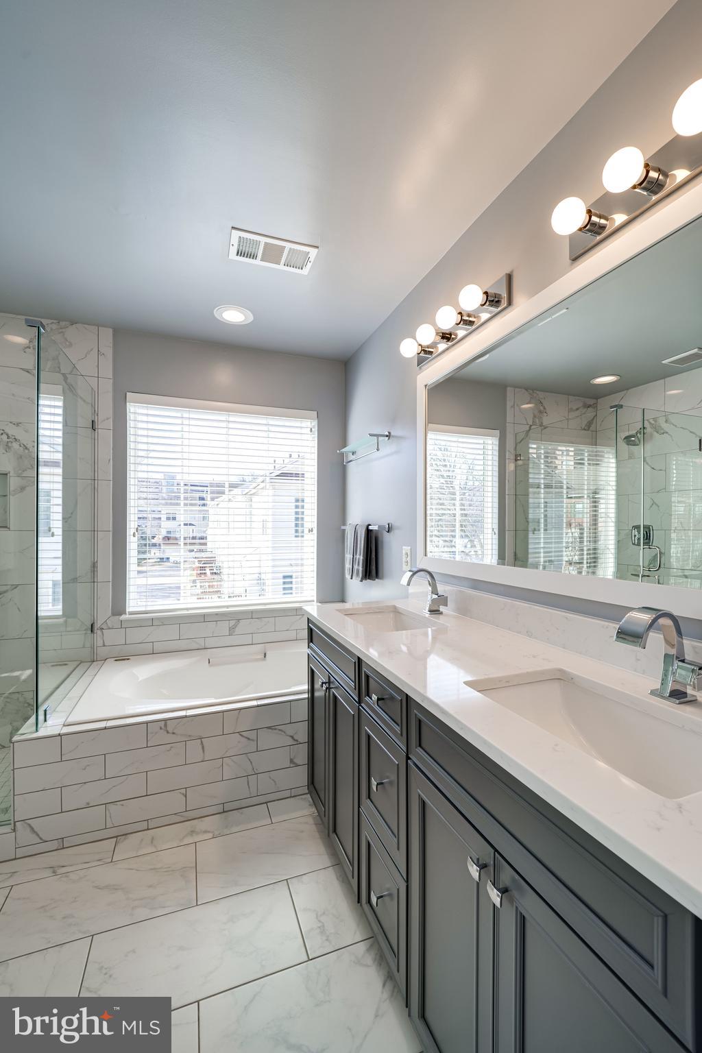 HUNTINGTON STATION - Residential