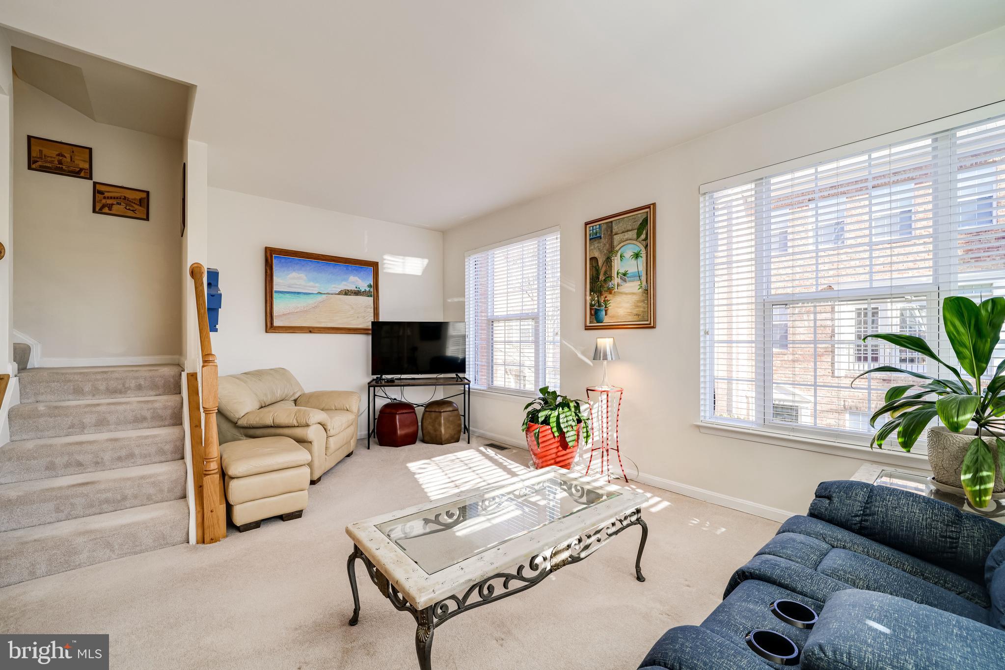 HUNTINGTON STATION - Residential