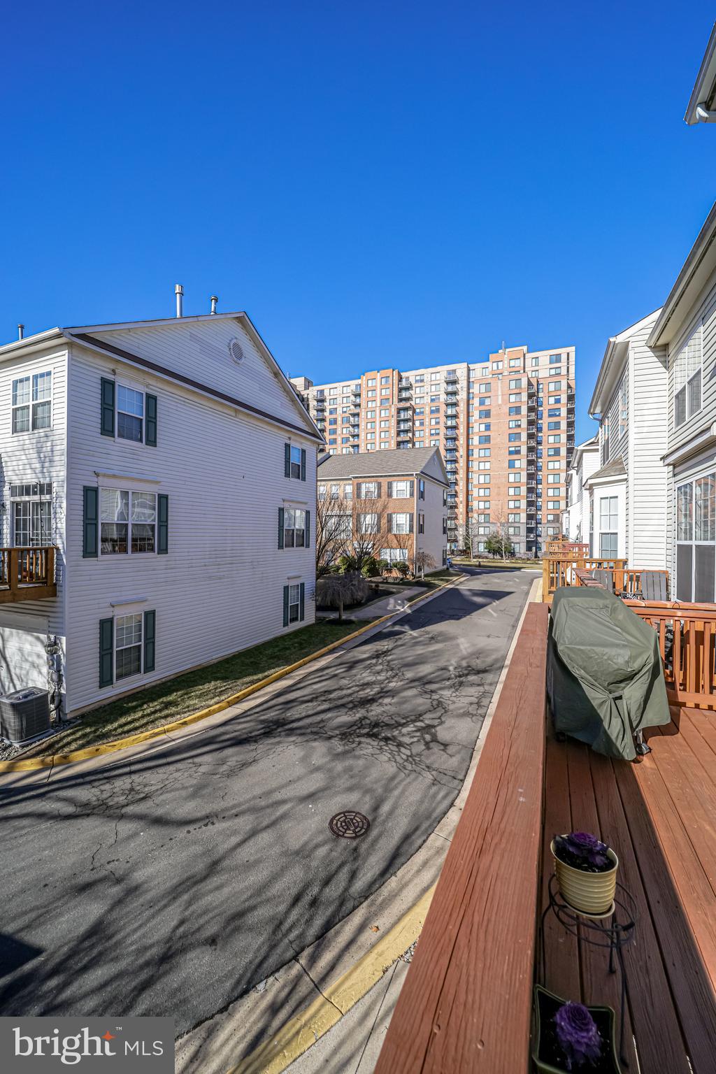 HUNTINGTON STATION - Residential