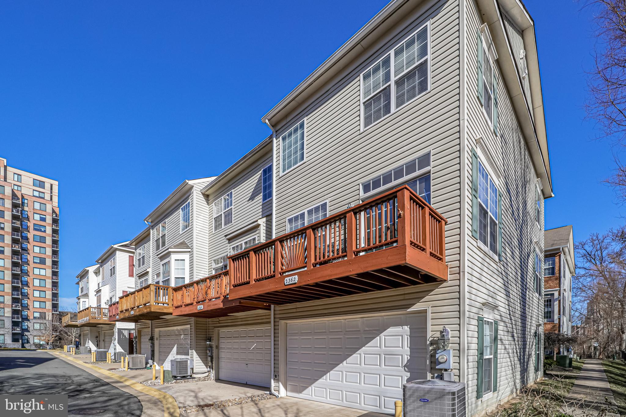 HUNTINGTON STATION - Residential