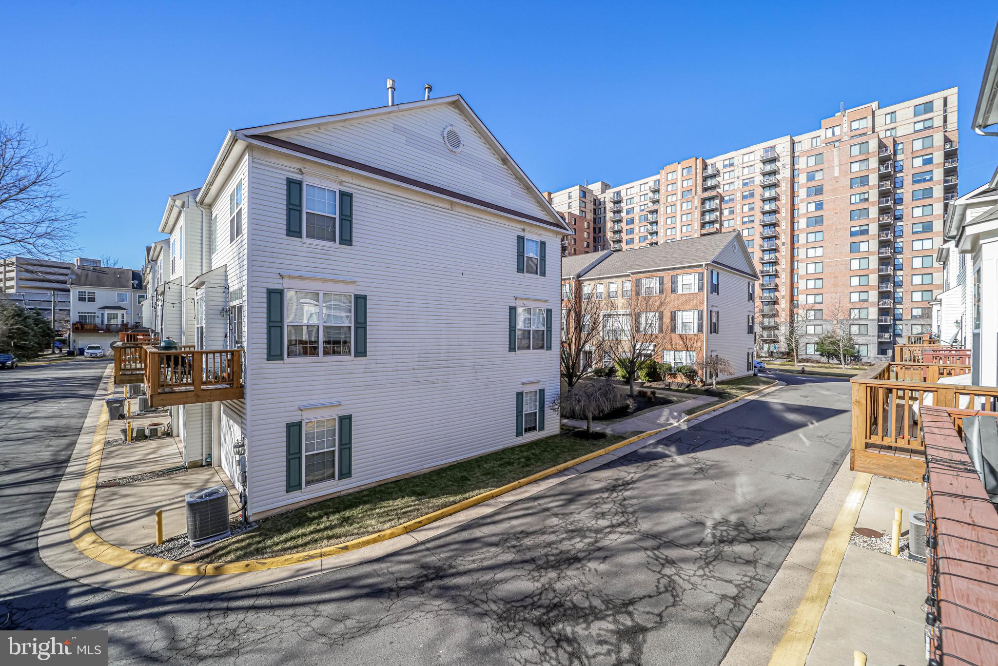 HUNTINGTON STATION - Residential