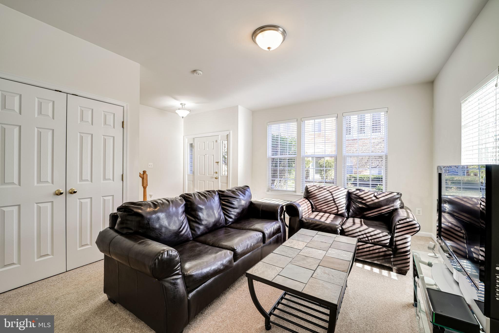 HUNTINGTON STATION - Residential