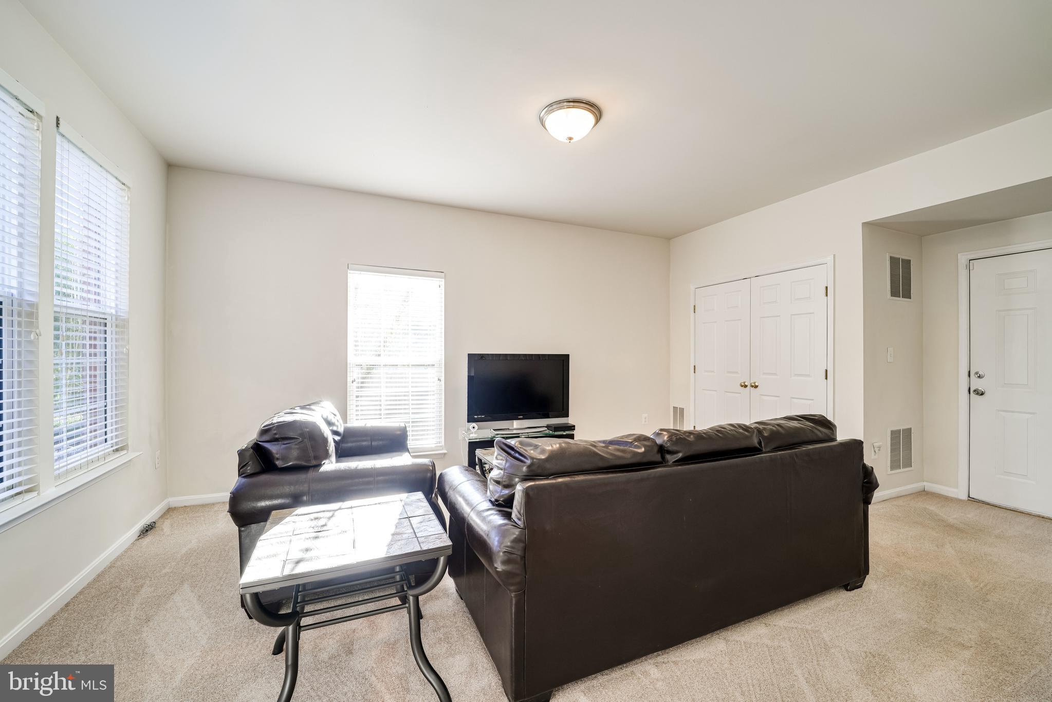 HUNTINGTON STATION - Residential