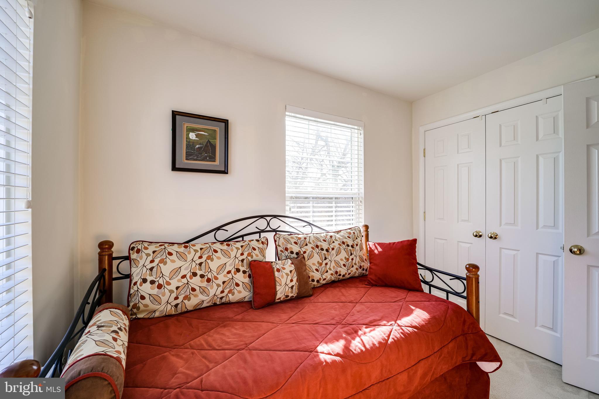 HUNTINGTON STATION - Residential