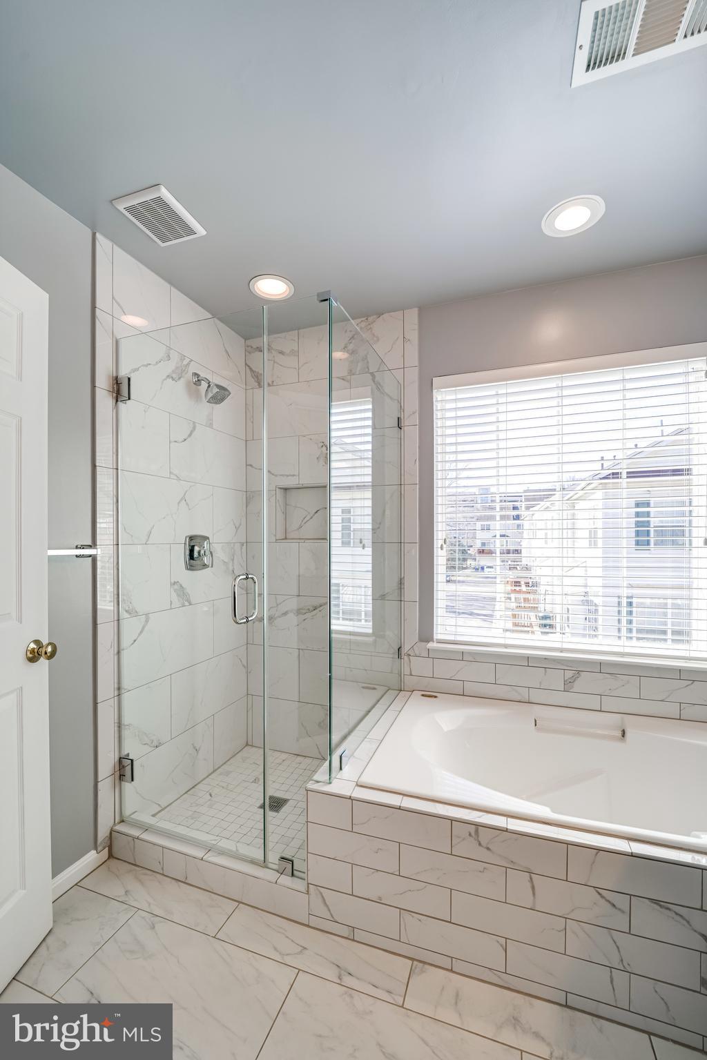 HUNTINGTON STATION - Residential