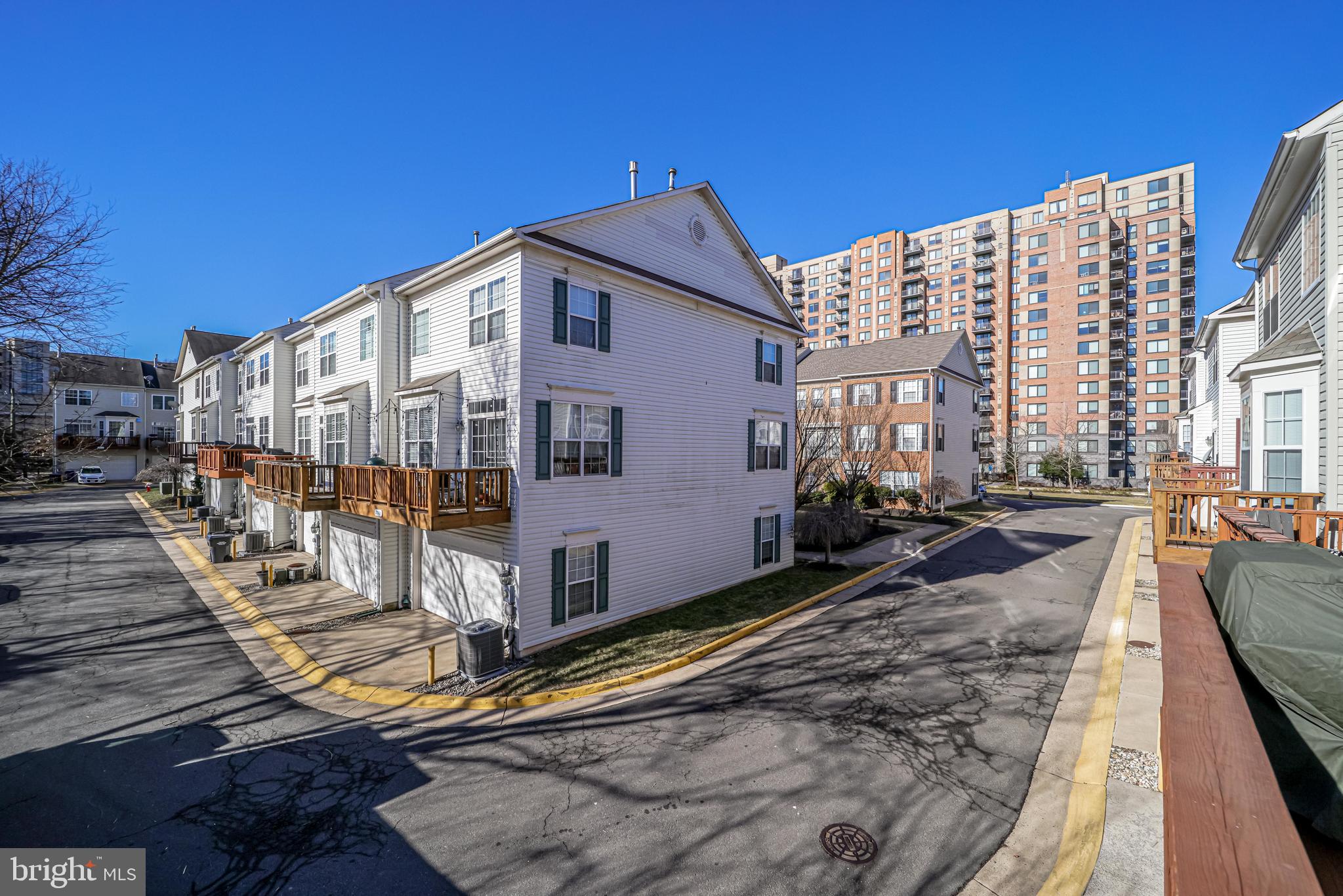 HUNTINGTON STATION - Residential