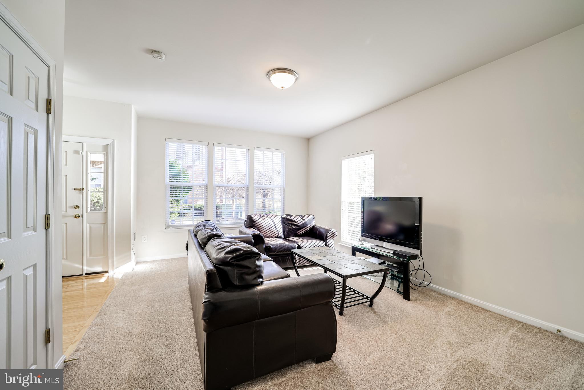 HUNTINGTON STATION - Residential