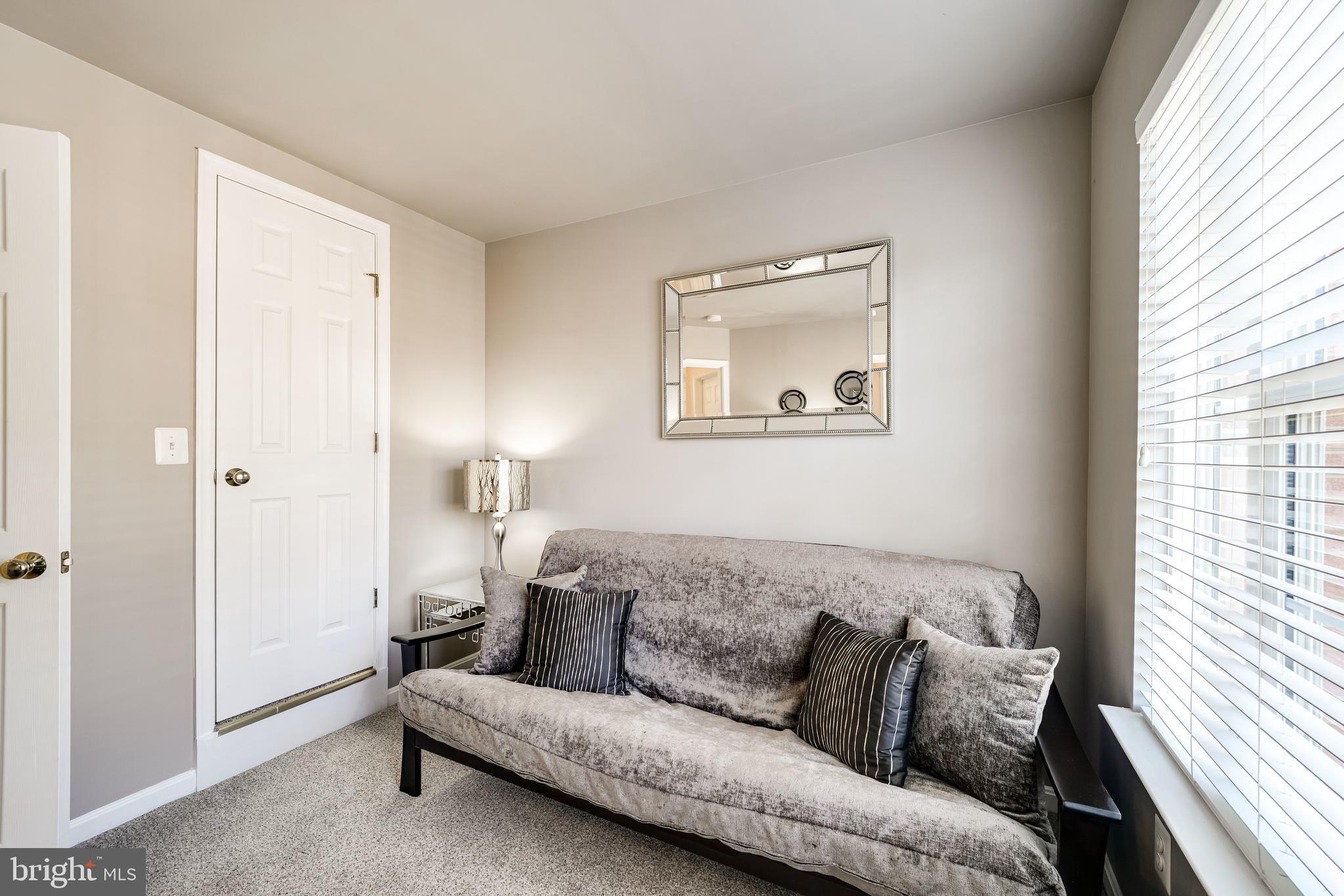 HUNTINGTON STATION - Residential