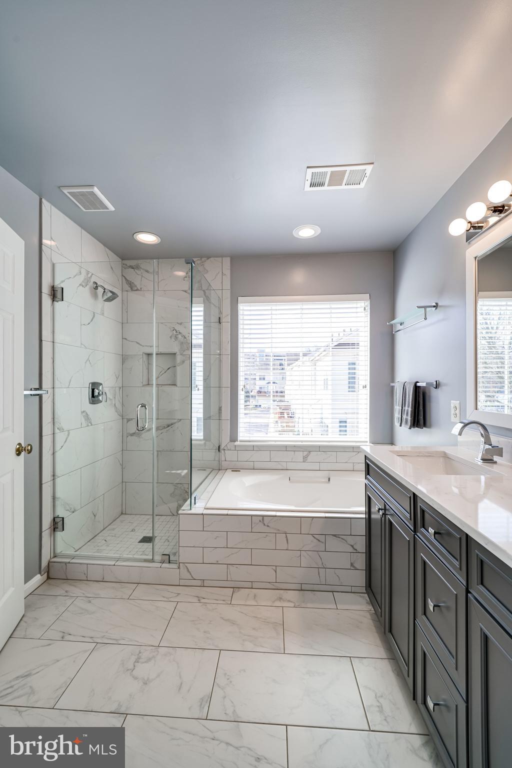 HUNTINGTON STATION - Residential