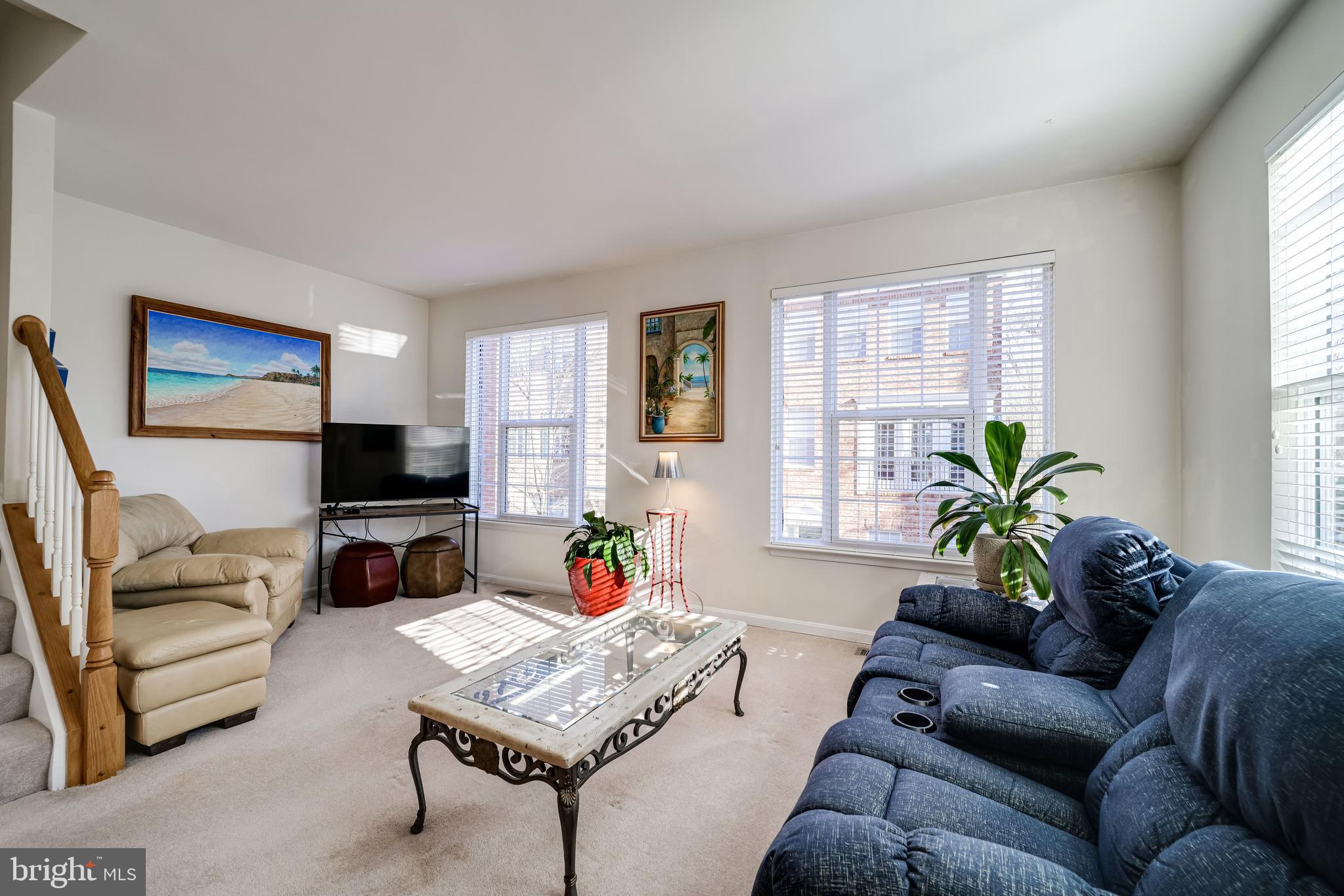 HUNTINGTON STATION - Residential