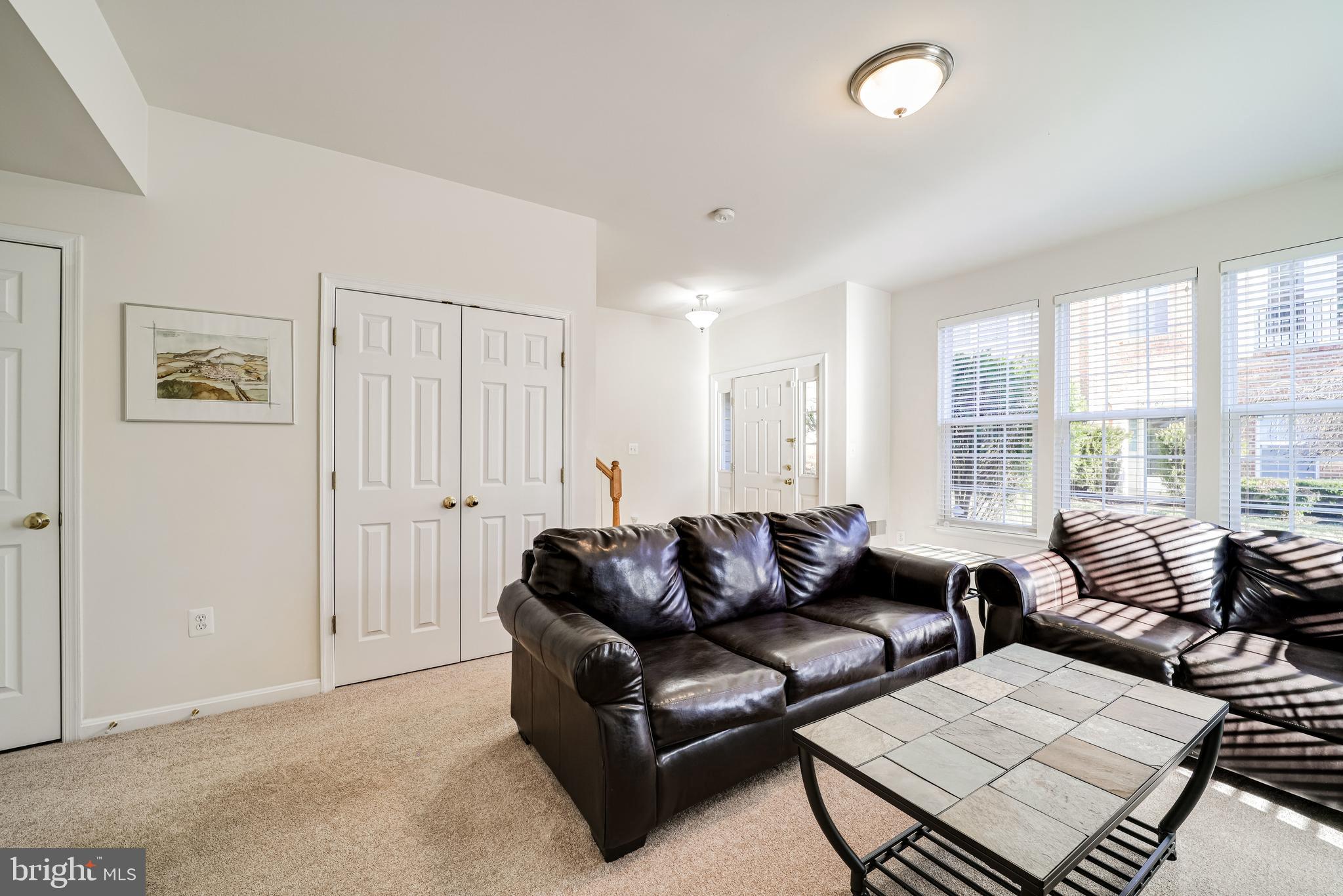 HUNTINGTON STATION - Residential