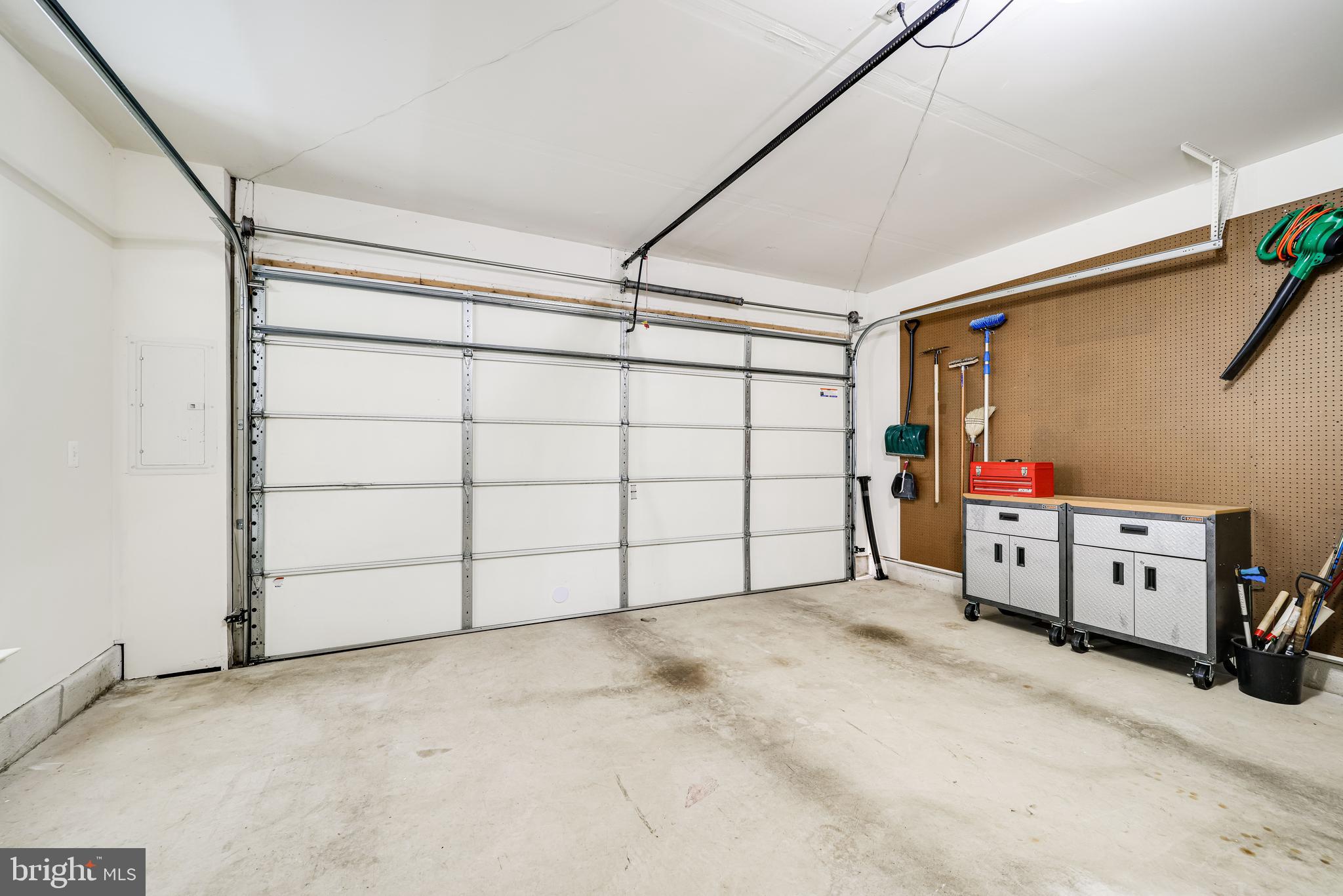 HUNTINGTON STATION - Residential