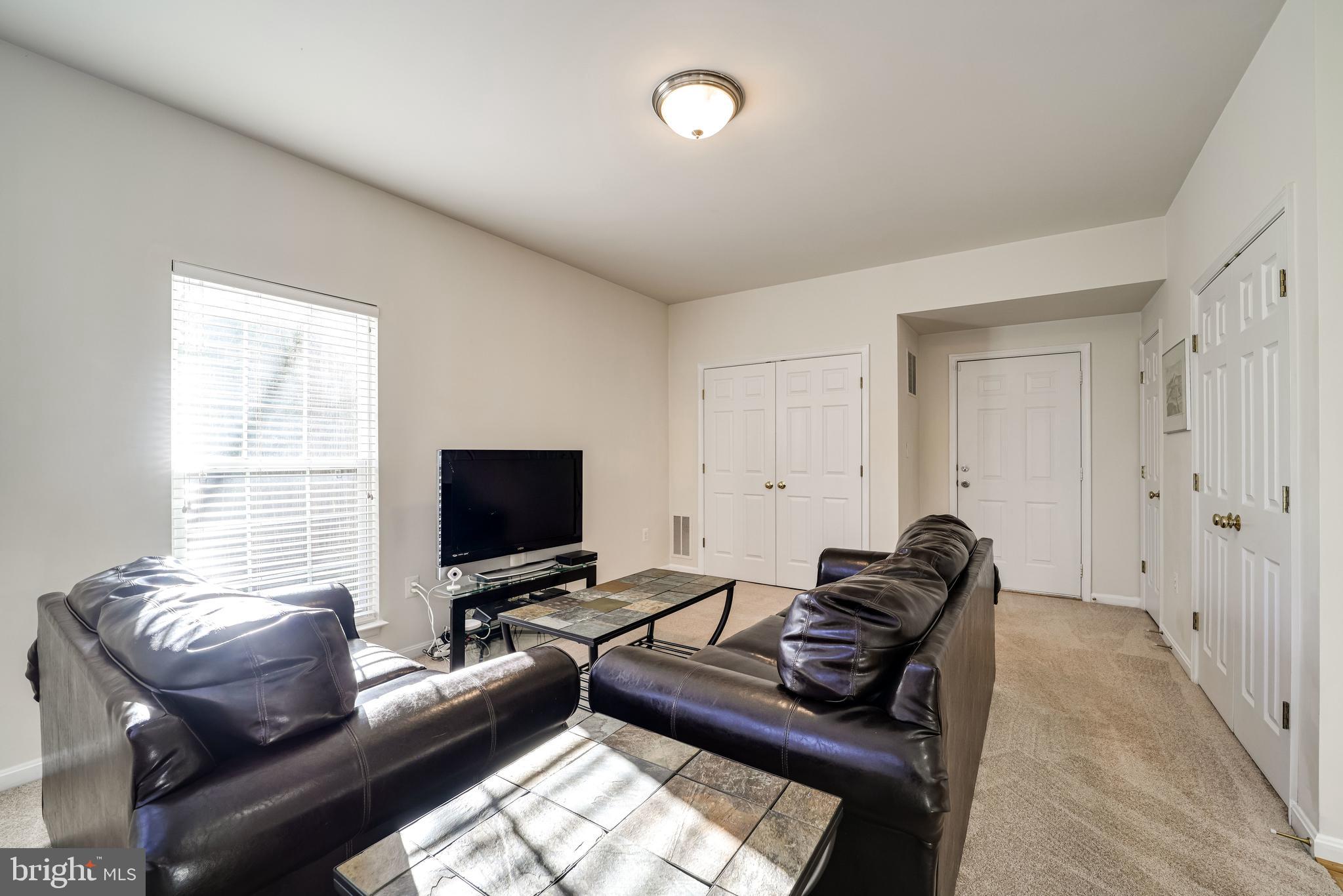 HUNTINGTON STATION - Residential