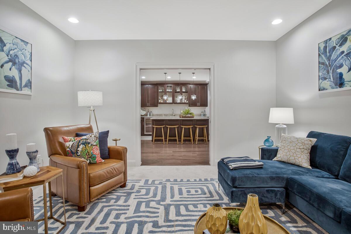 CROWN FARM - Residential