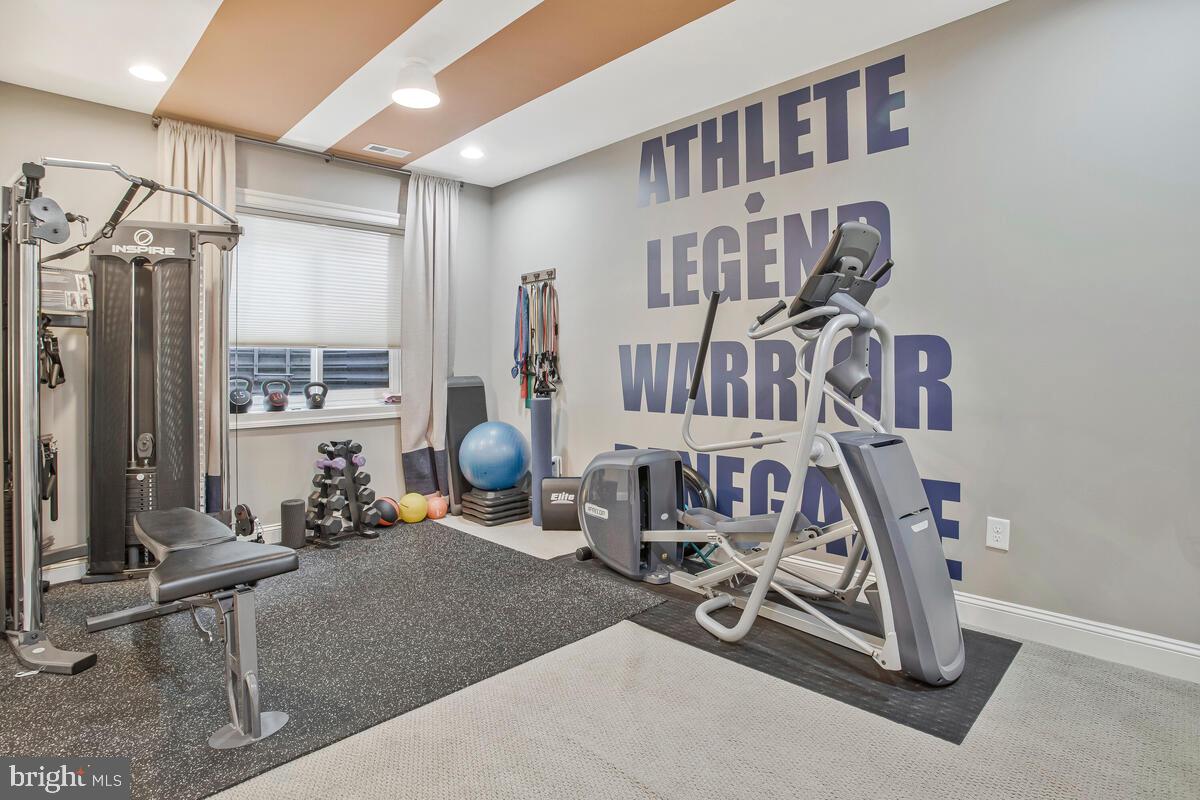 CROWN FARM - Residential